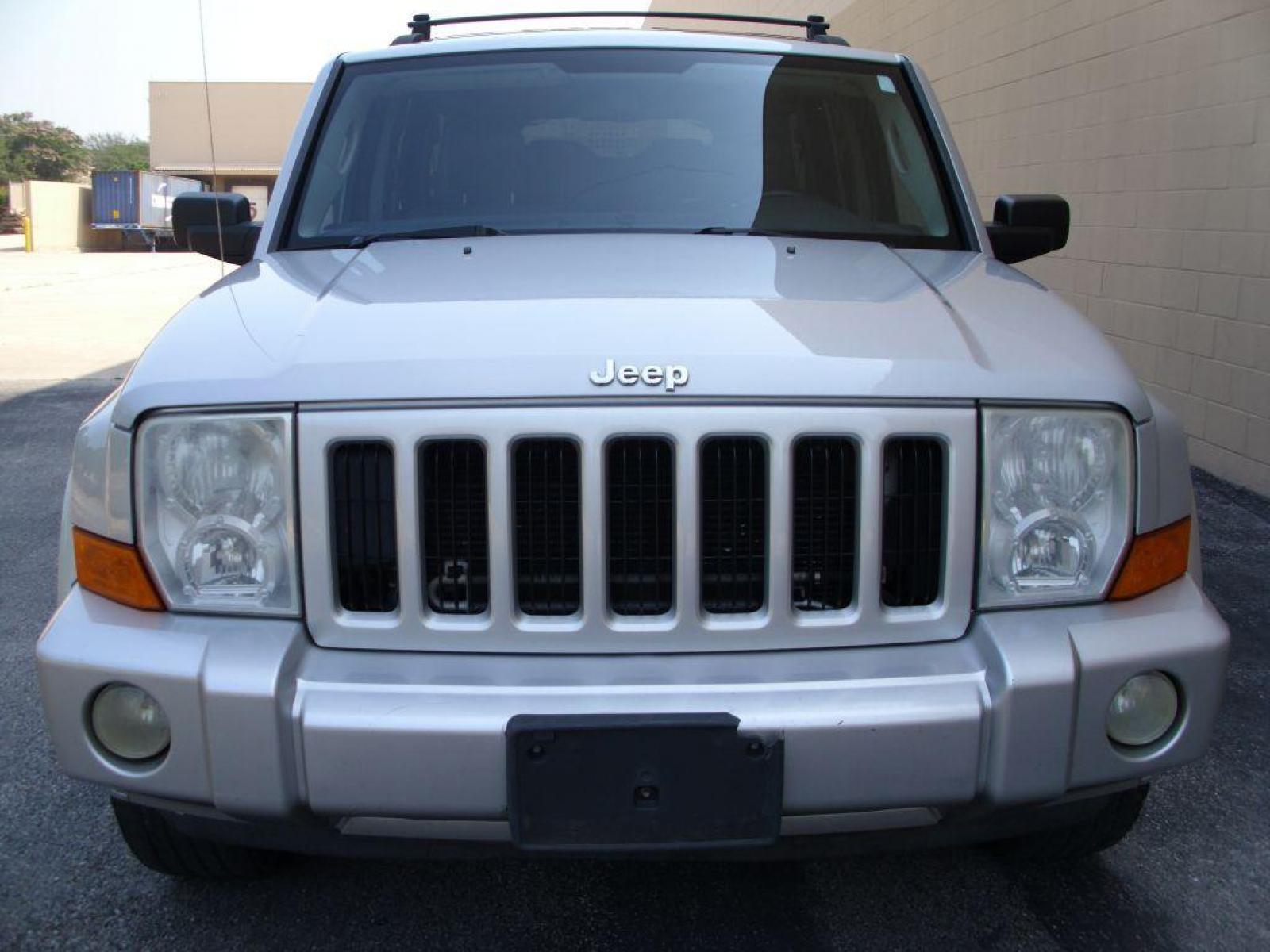 2006 SILVER JEEP COMMANDER BASE (1J8HG48K46C) with an 3.7L engine, Automatic transmission, located at 12019 San Pedro Avenue, San Antonio, TX, 78216, (210) 494-5895, 29.550915, -98.491142 - VERY CLEAN - AMAZING - 3RD ROW - 4WD/AWD; ABS Brakes; AM/FM Stereo; Air Conditioning; Alloy Wheels; Automatic Transmission; CD Audio; Cruise Control; Fold-Away Third Row; Full Roof Rack; Leather Seats; Overhead Airbags; Parking Sensors; Power Locks; Power Mirrors; Power Seat(s); Side Airbags; Sunro - Photo #2