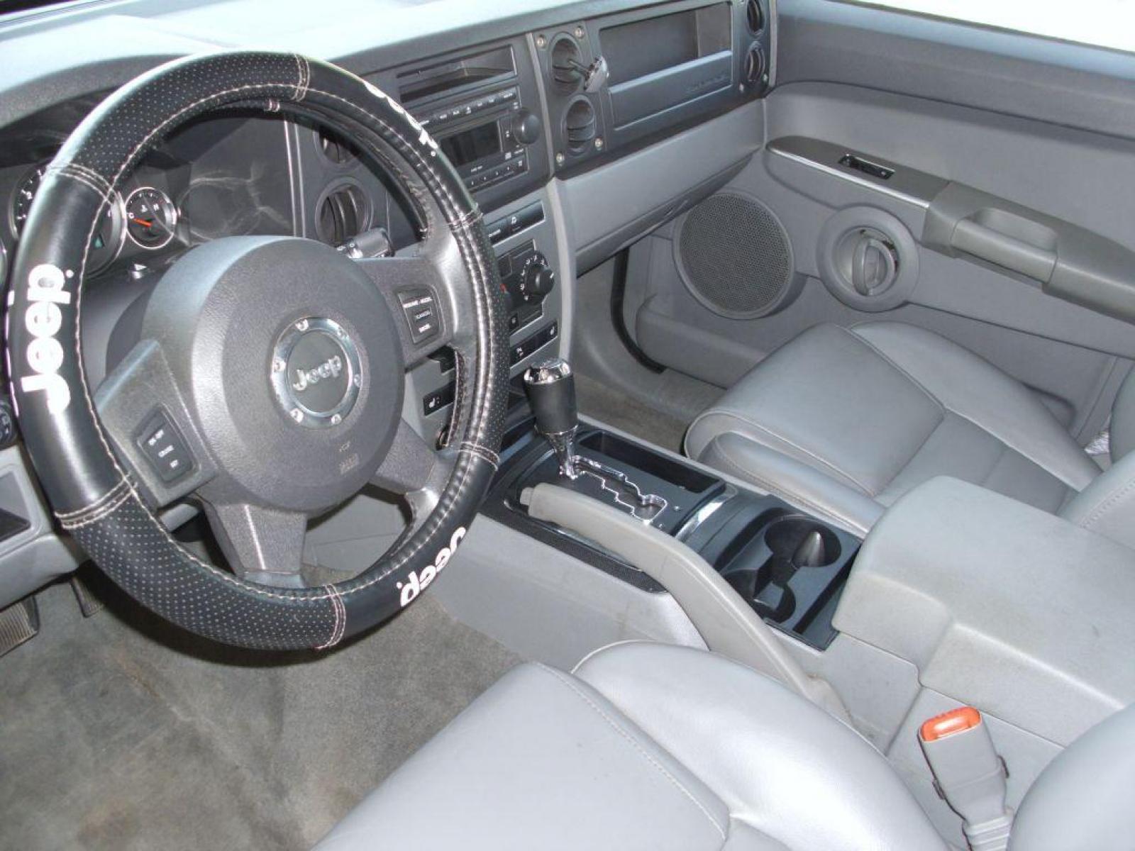 2006 SILVER JEEP COMMANDER BASE (1J8HG48K46C) with an 3.7L engine, Automatic transmission, located at 12019 San Pedro Avenue, San Antonio, TX, 78216, (210) 494-5895, 29.550915, -98.491142 - VERY CLEAN - AMAZING - 3RD ROW - 4WD/AWD; ABS Brakes; AM/FM Stereo; Air Conditioning; Alloy Wheels; Automatic Transmission; CD Audio; Cruise Control; Fold-Away Third Row; Full Roof Rack; Leather Seats; Overhead Airbags; Parking Sensors; Power Locks; Power Mirrors; Power Seat(s); Side Airbags; Sunro - Photo #7