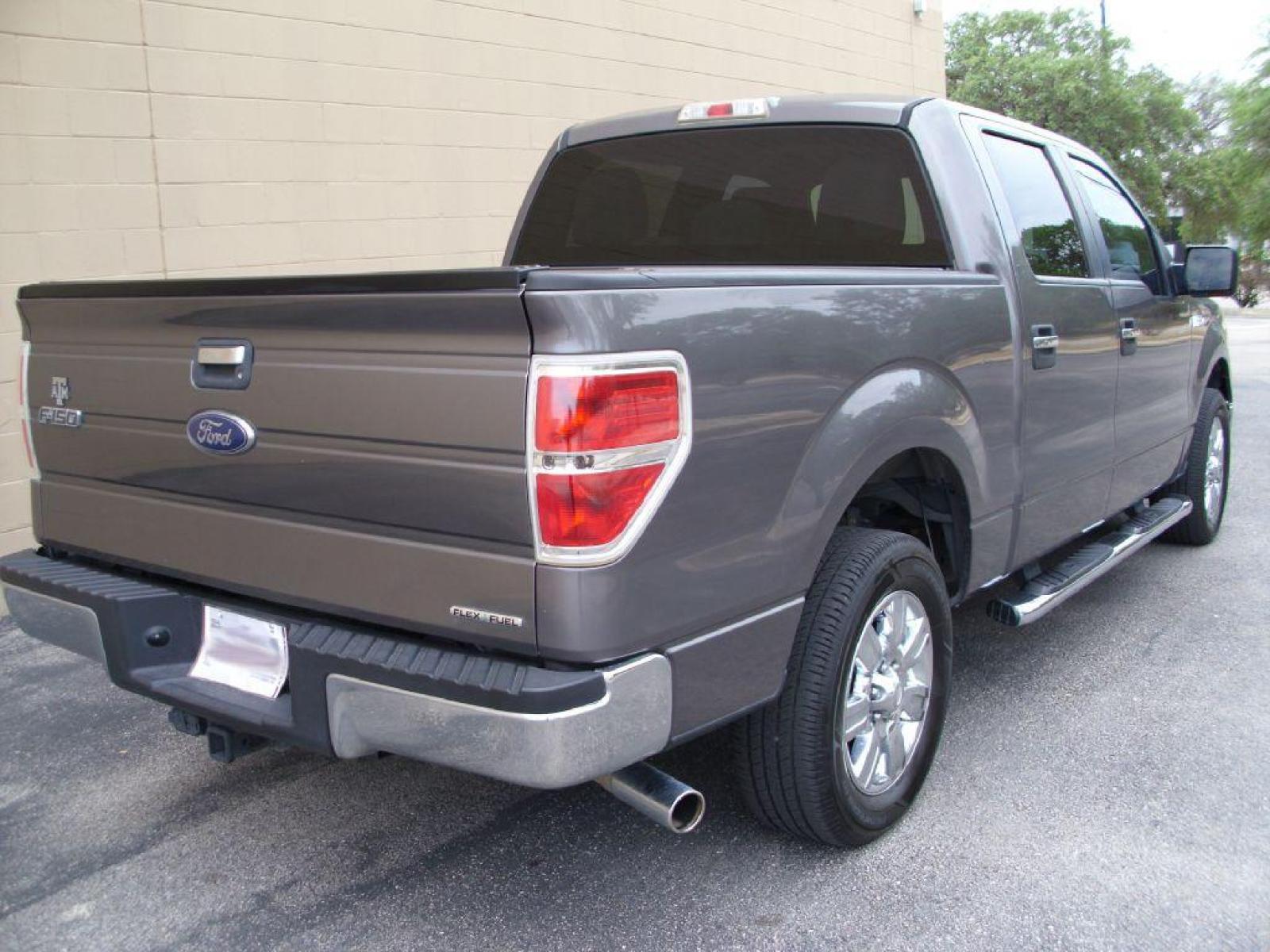 2012 GRAY FORD F150 XLT (1FTFW1CF5CK) with an 5.0L engine, Automatic transmission, located at 12019 San Pedro Avenue, San Antonio, TX, 78216, (210) 494-5895, 29.550915, -98.491142 - ALL POWER - VERY CLEAN - WELL MAINTAINED - Air Conditioning; Power Windows; Power Locks; Power Steering; Tilt Wheel; AM/FM; AM/FM CD/MP3; Satellite; Sentry Key; Dual Front Airbags; Side Airbags; Head Airbags; Rear Head Airbags; Active Seatbelts; Crew Cab; Regular Bed; All Wheel ABS; 1/2 Ton; Bed Li - Photo #5