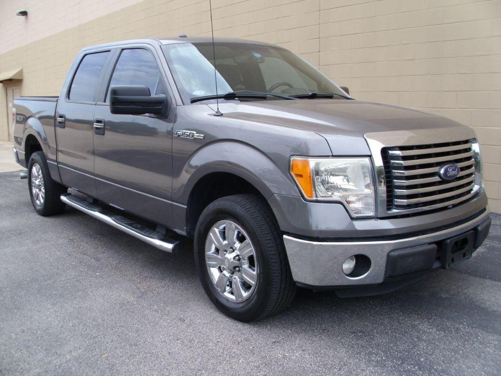 2012 GRAY FORD F150 XLT (1FTFW1CF5CK) with an 5.0L engine, Automatic transmission, located at 12019 San Pedro Avenue, San Antonio, TX, 78216, (210) 494-5895, 29.550915, -98.491142 - ALL POWER - VERY CLEAN - WELL MAINTAINED - Air Conditioning; Power Windows; Power Locks; Power Steering; Tilt Wheel; AM/FM; AM/FM CD/MP3; Satellite; Sentry Key; Dual Front Airbags; Side Airbags; Head Airbags; Rear Head Airbags; Active Seatbelts; Crew Cab; Regular Bed; All Wheel ABS; 1/2 Ton; Bed Li - Photo #6