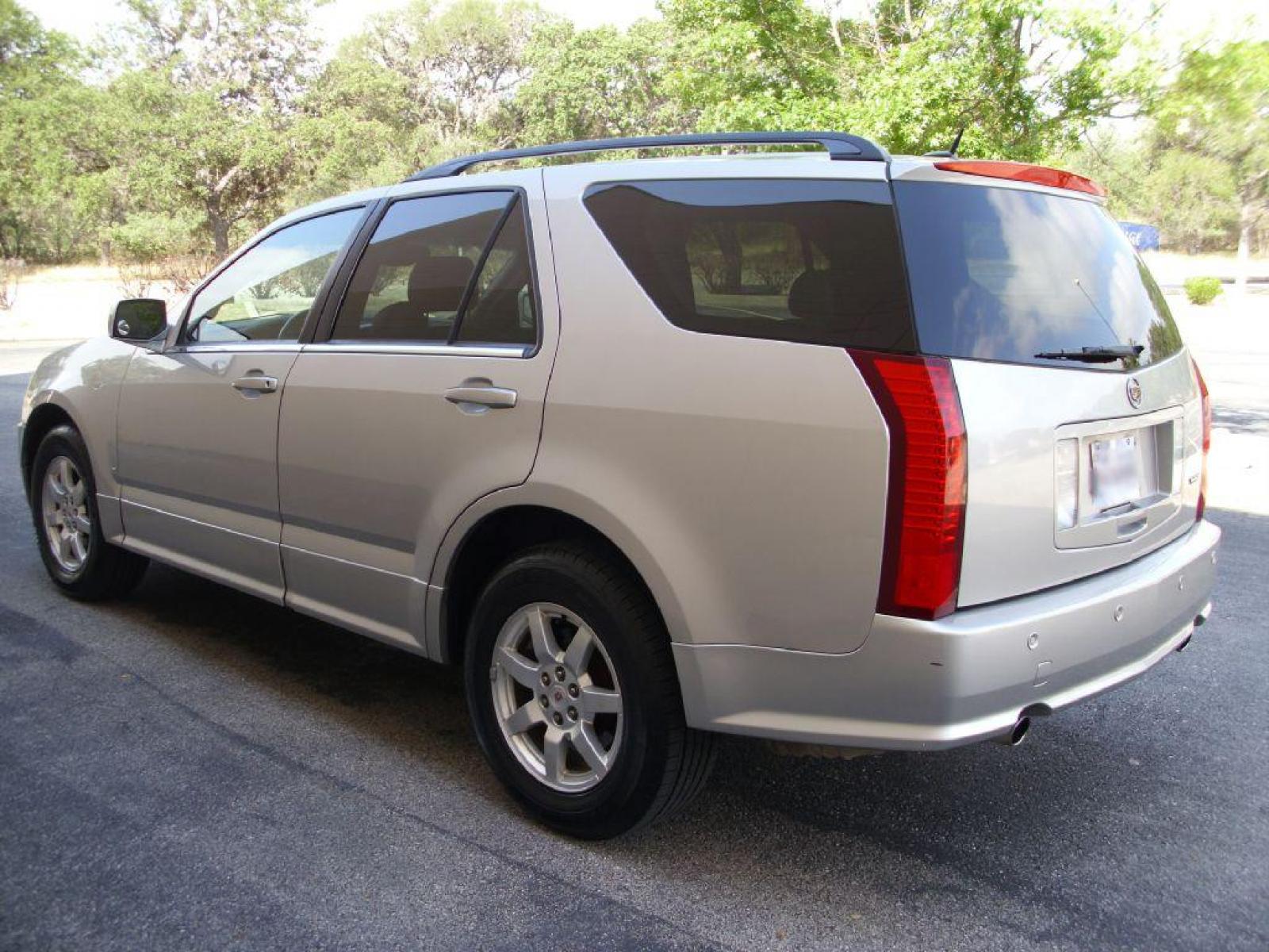 2008 GRAY CADILLAC SRX LUXURY (1GYEE637280) with an 3.6L engine, Automatic transmission, located at 12019 San Pedro Avenue, San Antonio, TX, 78216, (210) 494-5895, 29.550915, -98.491142 - LOW MILES - IMMACULATE - NEW TIRES!!! Air Conditioning; Power Windows; Power Locks; Power Steering; Tilt Wheel; AM/FM CD; Satellite; AM/FM CD/DVD; Sentry Key; Keyless Entry; Daytime Running Lights; Dual Front Airbags; Side Airbags; Head Airbags; Rear Head Airbags; Active Seatbelts; All Wheel ABS; A - Photo #3