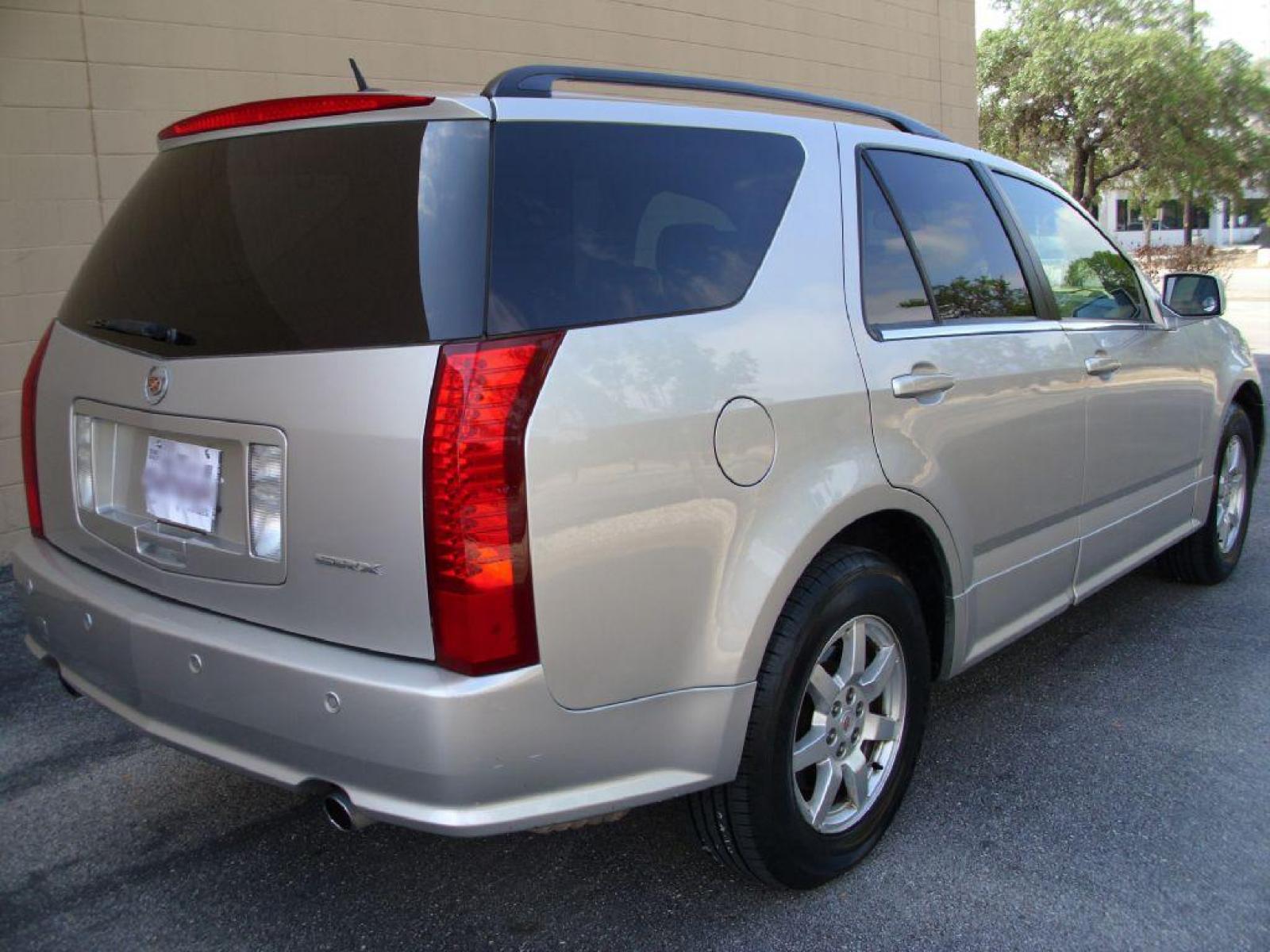 2008 GRAY CADILLAC SRX LUXURY (1GYEE637280) with an 3.6L engine, Automatic transmission, located at 12019 San Pedro Avenue, San Antonio, TX, 78216, (210) 494-5895, 29.550915, -98.491142 - LOW MILES - IMMACULATE - NEW TIRES!!! Air Conditioning; Power Windows; Power Locks; Power Steering; Tilt Wheel; AM/FM CD; Satellite; AM/FM CD/DVD; Sentry Key; Keyless Entry; Daytime Running Lights; Dual Front Airbags; Side Airbags; Head Airbags; Rear Head Airbags; Active Seatbelts; All Wheel ABS; A - Photo #5