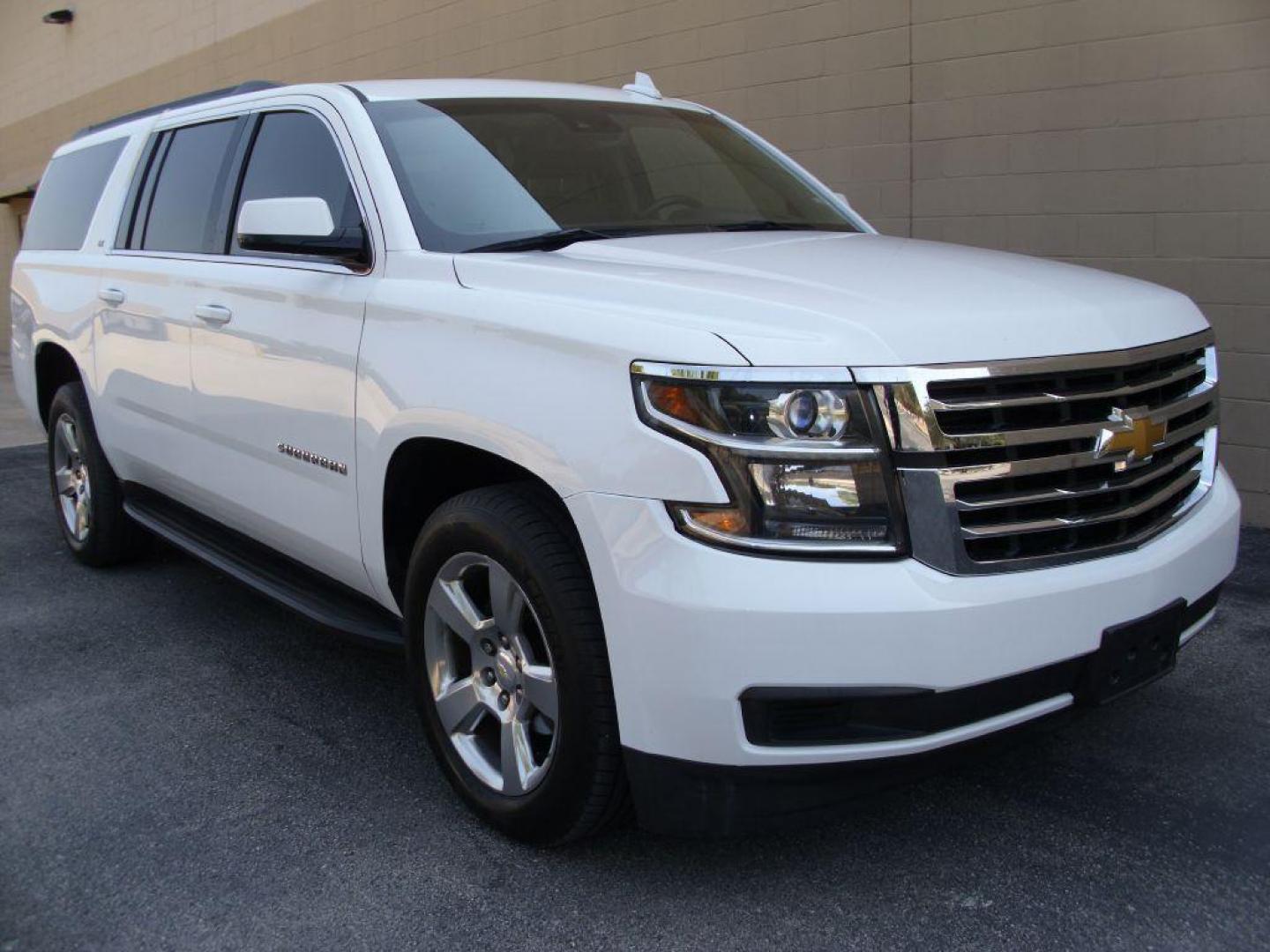 2017 WHITE CHEVROLET SUBURBAN 1500 LT (1GNSCHKC6HR) with an 5.3L engine, Automatic transmission, located at 12019 San Pedro Avenue, San Antonio, TX, 78216, (210) 494-5895, 29.550915, -98.491142 - Photo#2