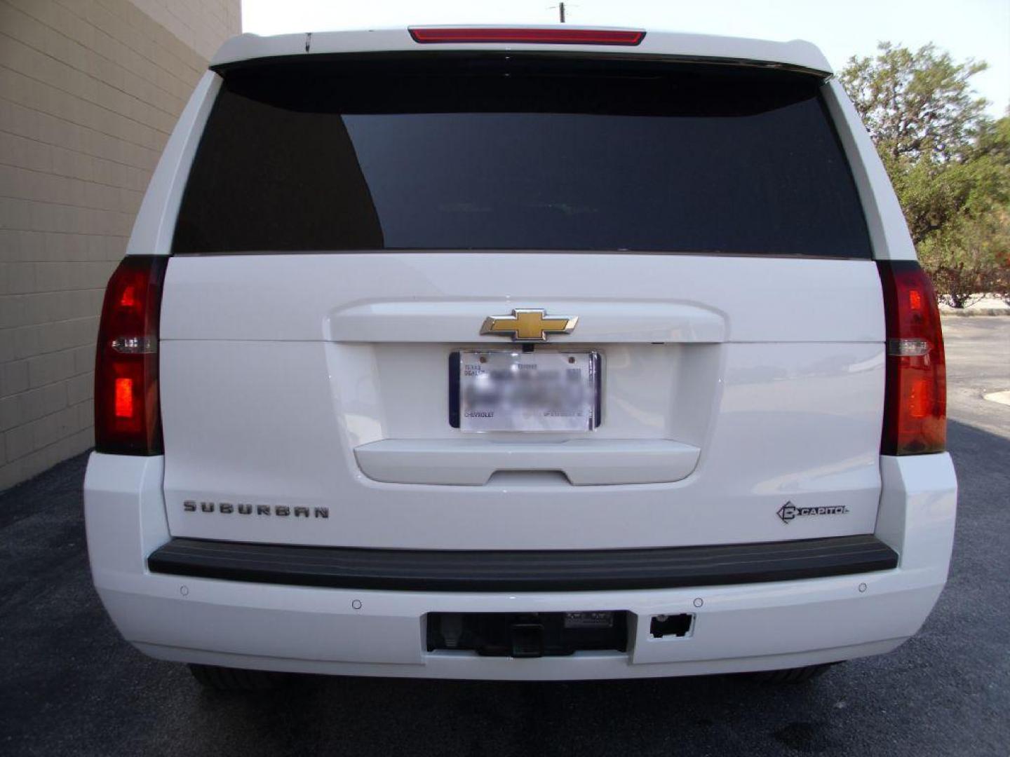 2017 WHITE CHEVROLET SUBURBAN 1500 LT (1GNSCHKC6HR) with an 5.3L engine, Automatic transmission, located at 12019 San Pedro Avenue, San Antonio, TX, 78216, (210) 494-5895, 29.550915, -98.491142 - Photo#6