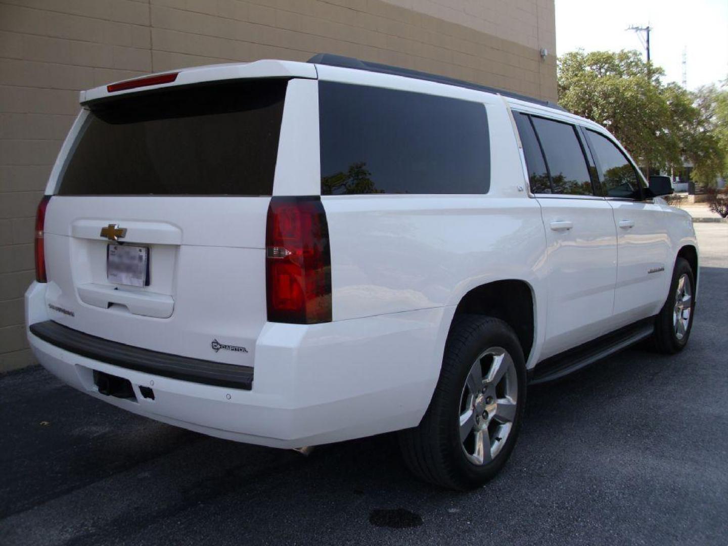 2017 WHITE CHEVROLET SUBURBAN 1500 LT (1GNSCHKC6HR) with an 5.3L engine, Automatic transmission, located at 12019 San Pedro Avenue, San Antonio, TX, 78216, (210) 494-5895, 29.550915, -98.491142 - Photo#7