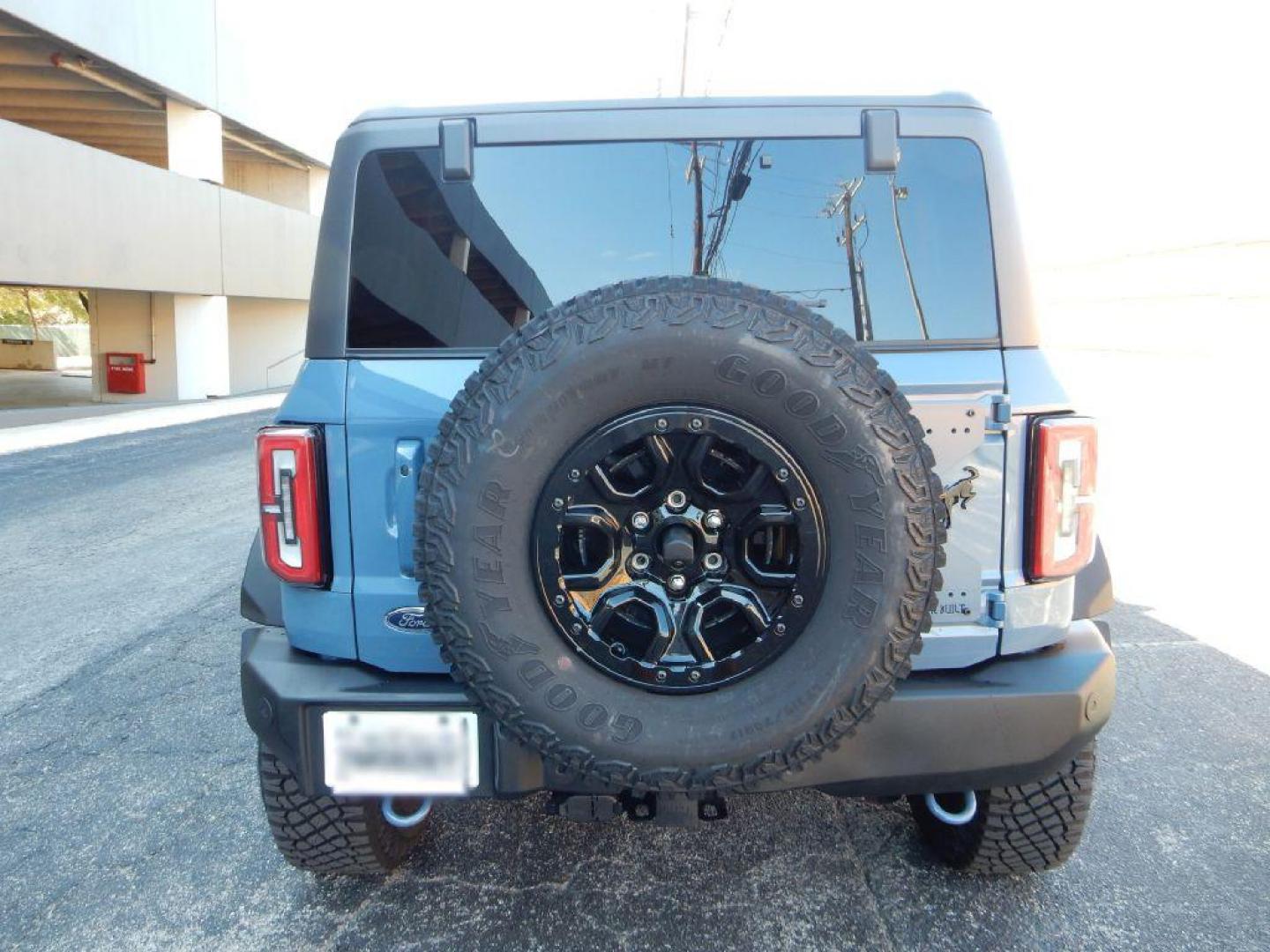 2023 BLUE FORD BRONCO Wild Trak (1FMEE5DPXPL) with an 2.7L engine, Automatic transmission, located at 12019 San Pedro Avenue, San Antonio, TX, 78216, (210) 494-5895, 29.550915, -98.491142 - Photo#4