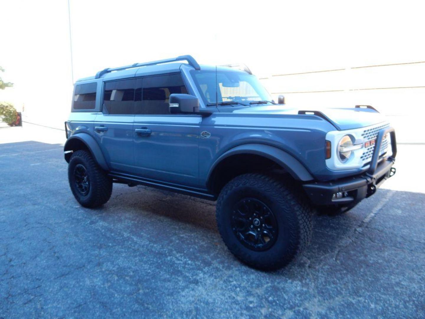 2023 BLUE FORD BRONCO Wild Trak (1FMEE5DPXPL) with an 2.7L engine, Automatic transmission, located at 12019 San Pedro Avenue, San Antonio, TX, 78216, (210) 494-5895, 29.550915, -98.491142 - We provide financing options through various third-party Credit Unions and Auto Finance Companies, including RBFCU, USAA, SSFCU, Pen Fed, Navy Fed, Credit Human Credit Union of Texas, and most other credit unions. We also work with major banks such as Capital One and Broadway Bank. Payment methods a - Photo#5