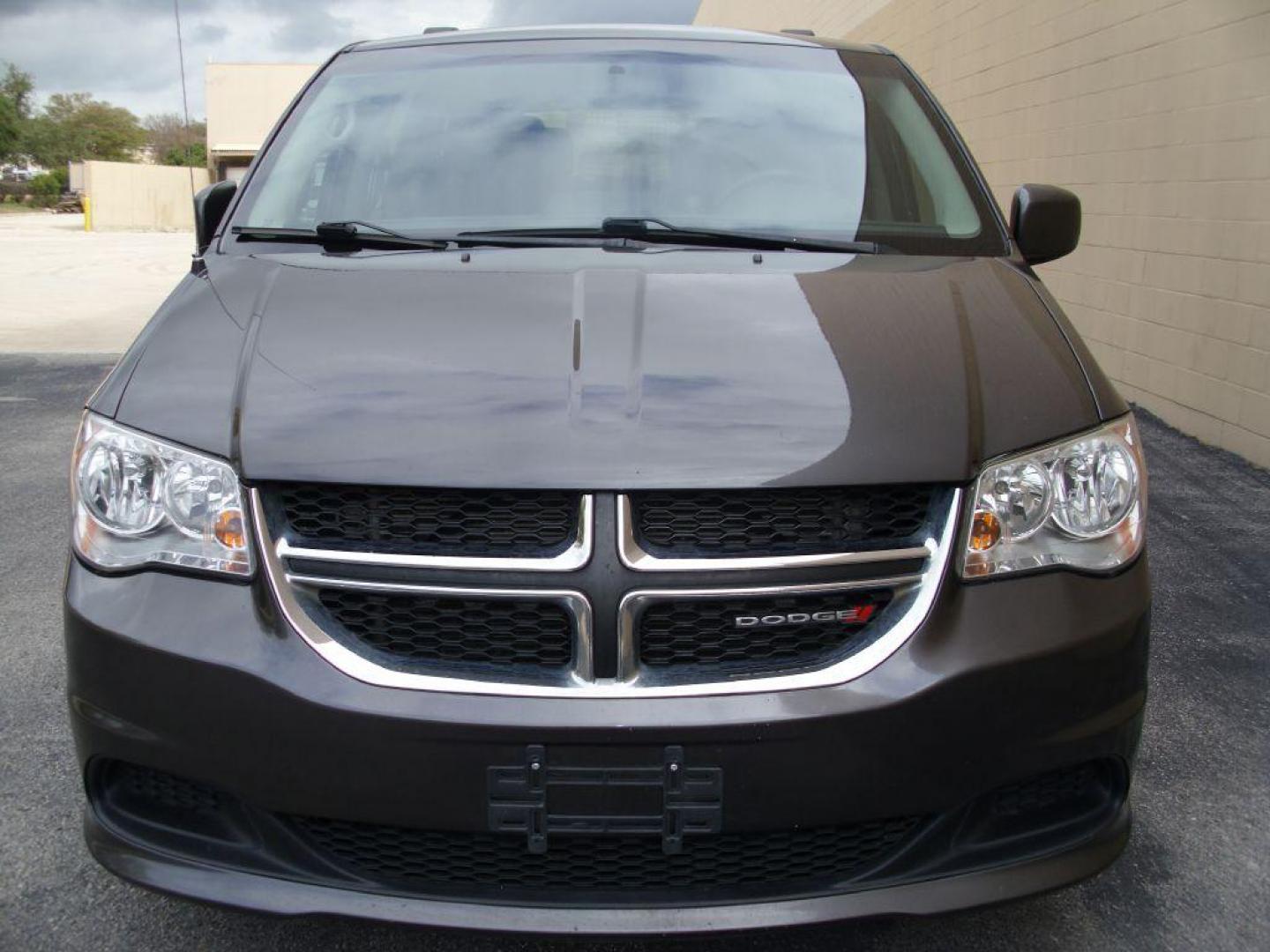 2016 GRAY DODGE GRAND CARAVAN SXT SXT (2C4RDGCG3GR) with an 3.6L engine, Automatic transmission, San Antonio, TX, 78216, (208) 269-7240, 29.424601, -98.495140 - GREAT BUY - VERY CLEAN - Power Sliding Doors (Right and Left), Power Lifegate, 2nd and 3rd Row Power Windows, Air Conditioning; Power Windows; Power Locks; Power Steering; Tilt Wheel; AM/FM CD/MP3; Satellite; AM/FM CD/DVD; Sentry Key; Keyless Entry; Alarm; Available; Dual Front Airbags; Side Air - Photo#3