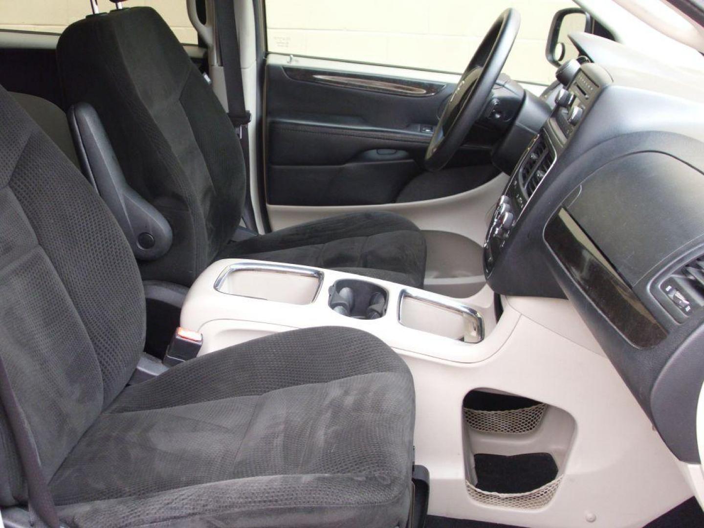 2016 GRAY DODGE GRAND CARAVAN SXT SXT (2C4RDGCG3GR) with an 3.6L engine, Automatic transmission, San Antonio, TX, 78216, (208) 269-7240, 29.424601, -98.495140 - GREAT BUY - VERY CLEAN - Power Sliding Doors (Right and Left), Power Lifegate, 2nd and 3rd Row Power Windows, Air Conditioning; Power Windows; Power Locks; Power Steering; Tilt Wheel; AM/FM CD/MP3; Satellite; AM/FM CD/DVD; Sentry Key; Keyless Entry; Alarm; Available; Dual Front Airbags; Side Air - Photo#9