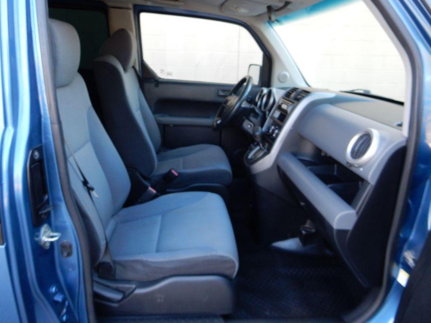 2007 BLUE HONDA ELEMENT LX (5J6YH18367L) with an 2.4L engine, Automatic transmission, located at 12019 San Pedro Avenue, San Antonio, TX, 78216, (210) 494-5895, 29.550915, -98.491142 - Photo#10