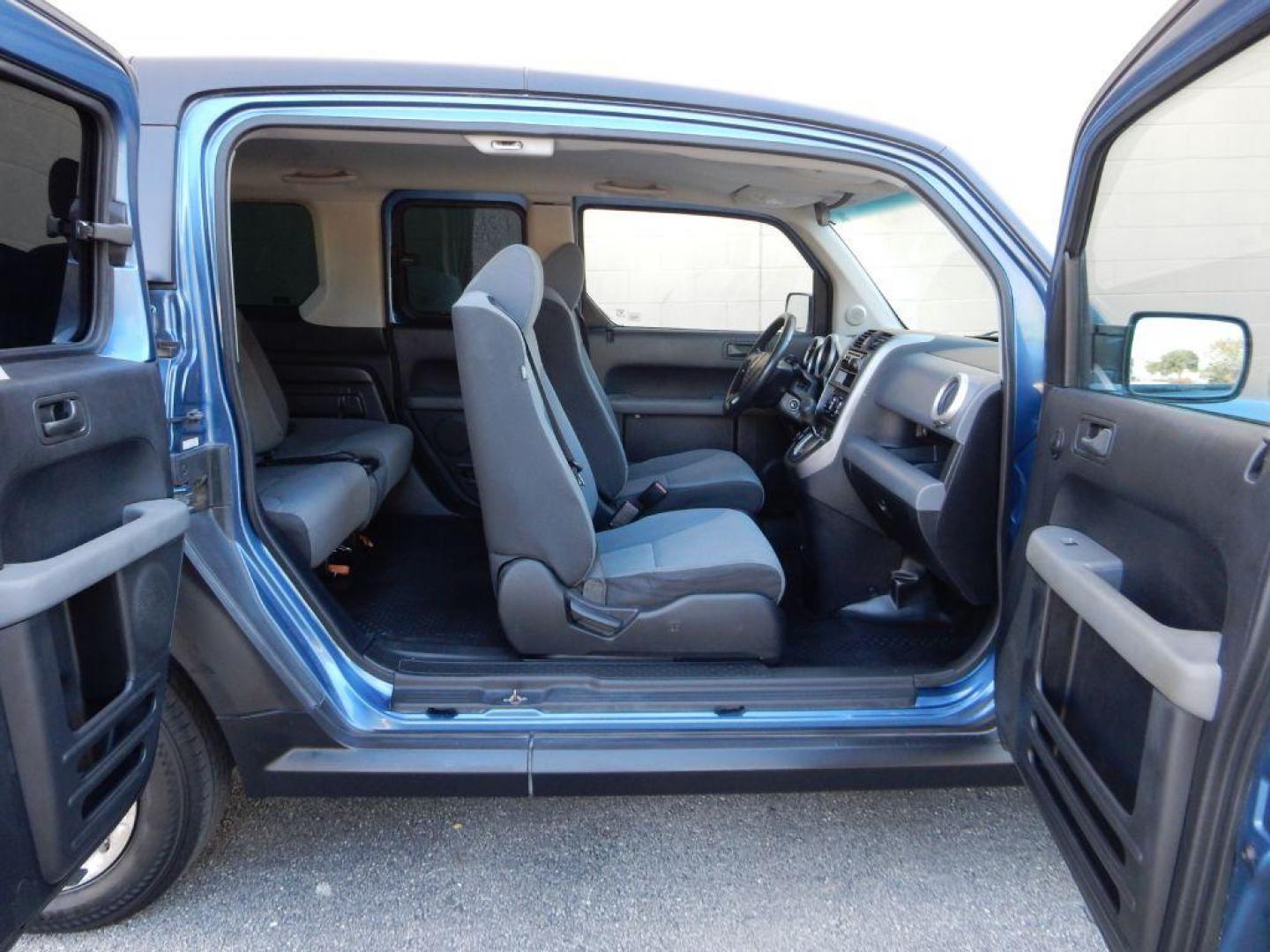 2007 BLUE HONDA ELEMENT LX (5J6YH18367L) with an 2.4L engine, Automatic transmission, located at 12019 San Pedro Avenue, San Antonio, TX, 78216, (210) 494-5895, 29.550915, -98.491142 - Photo#12