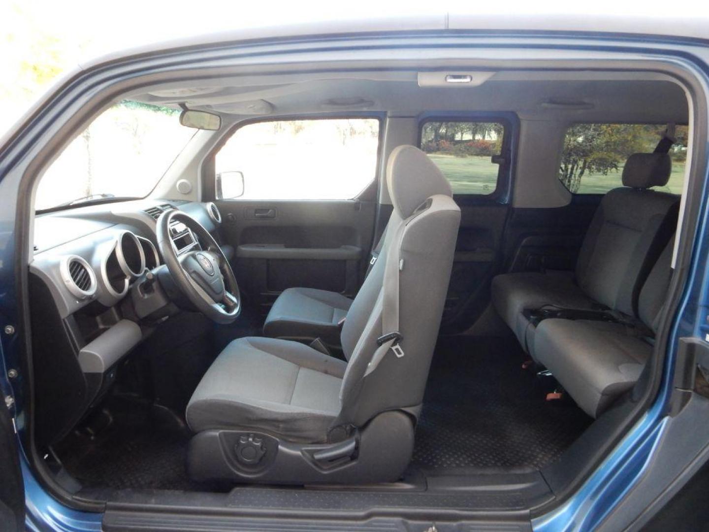 2007 BLUE HONDA ELEMENT LX (5J6YH18367L) with an 2.4L engine, Automatic transmission, located at 12019 San Pedro Avenue, San Antonio, TX, 78216, (210) 494-5895, 29.550915, -98.491142 - Photo#15