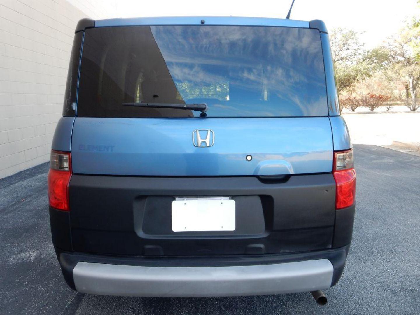 2007 BLUE HONDA ELEMENT LX (5J6YH18367L) with an 2.4L engine, Automatic transmission, located at 12019 San Pedro Avenue, San Antonio, TX, 78216, (210) 494-5895, 29.550915, -98.491142 - Photo#5