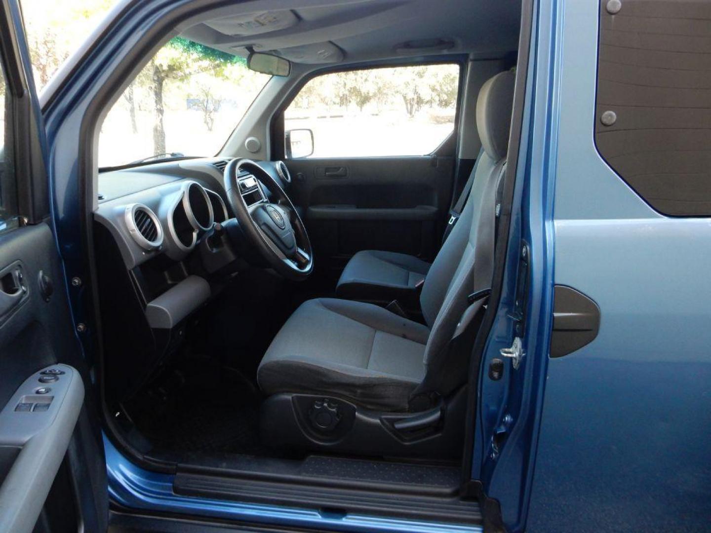 2007 BLUE HONDA ELEMENT LX (5J6YH18367L) with an 2.4L engine, Automatic transmission, located at 12019 San Pedro Avenue, San Antonio, TX, 78216, (210) 494-5895, 29.550915, -98.491142 - Photo#8