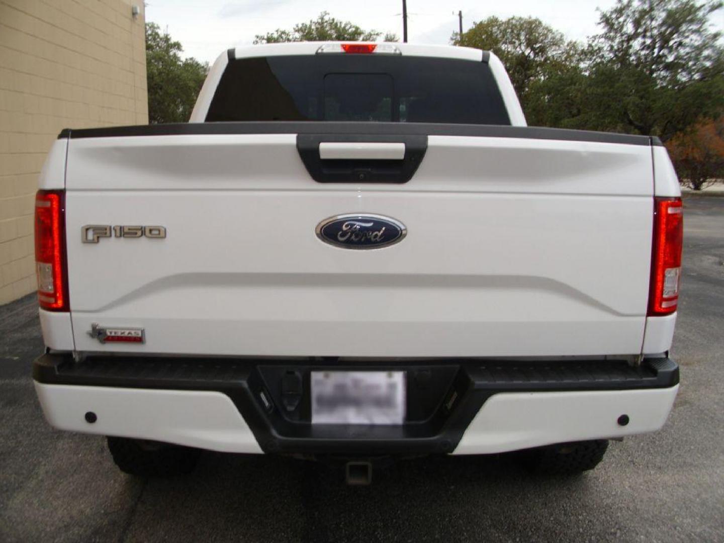 2017 WHITE FORD F150 FX4 SUPERCREW (1FTEW1EFXHK) with an 5.0L engine, Automatic transmission, located at 12019 San Pedro Avenue, San Antonio, TX, 78216, (210) 494-5895, 29.550915, -98.491142 - Photo#3