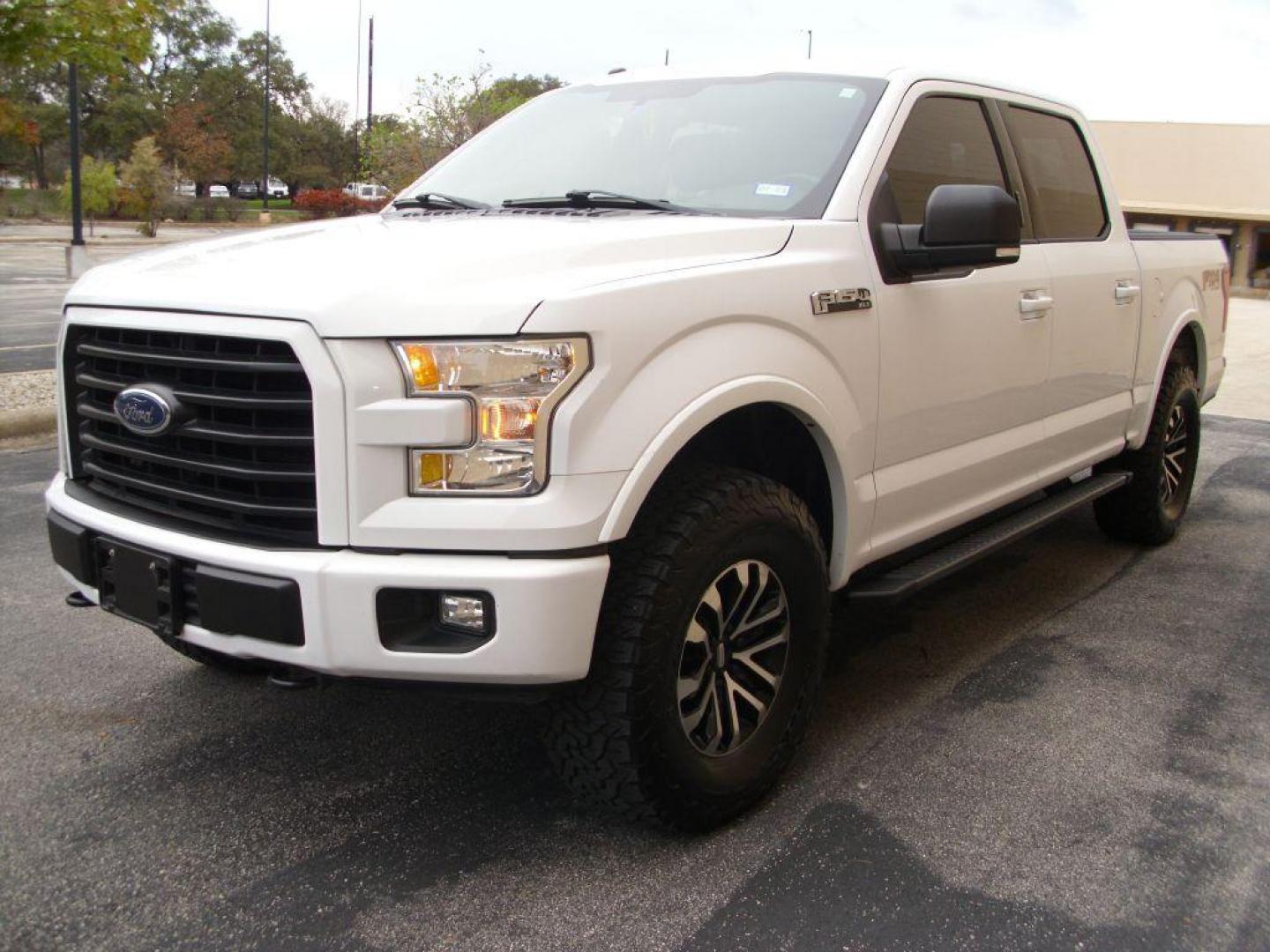 2017 WHITE FORD F150 FX4 SUPERCREW (1FTEW1EFXHK) with an 5.0L engine, Automatic transmission, located at 12019 San Pedro Avenue, San Antonio, TX, 78216, (210) 494-5895, 29.550915, -98.491142 - Photo#1