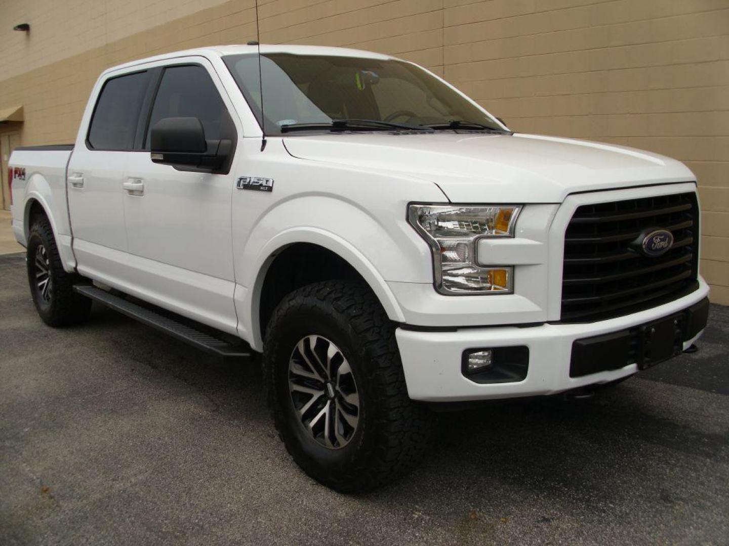 2017 WHITE FORD F150 FX4 SUPERCREW (1FTEW1EFXHK) with an 5.0L engine, Automatic transmission, located at 12019 San Pedro Avenue, San Antonio, TX, 78216, (210) 494-5895, 29.550915, -98.491142 - Photo#5