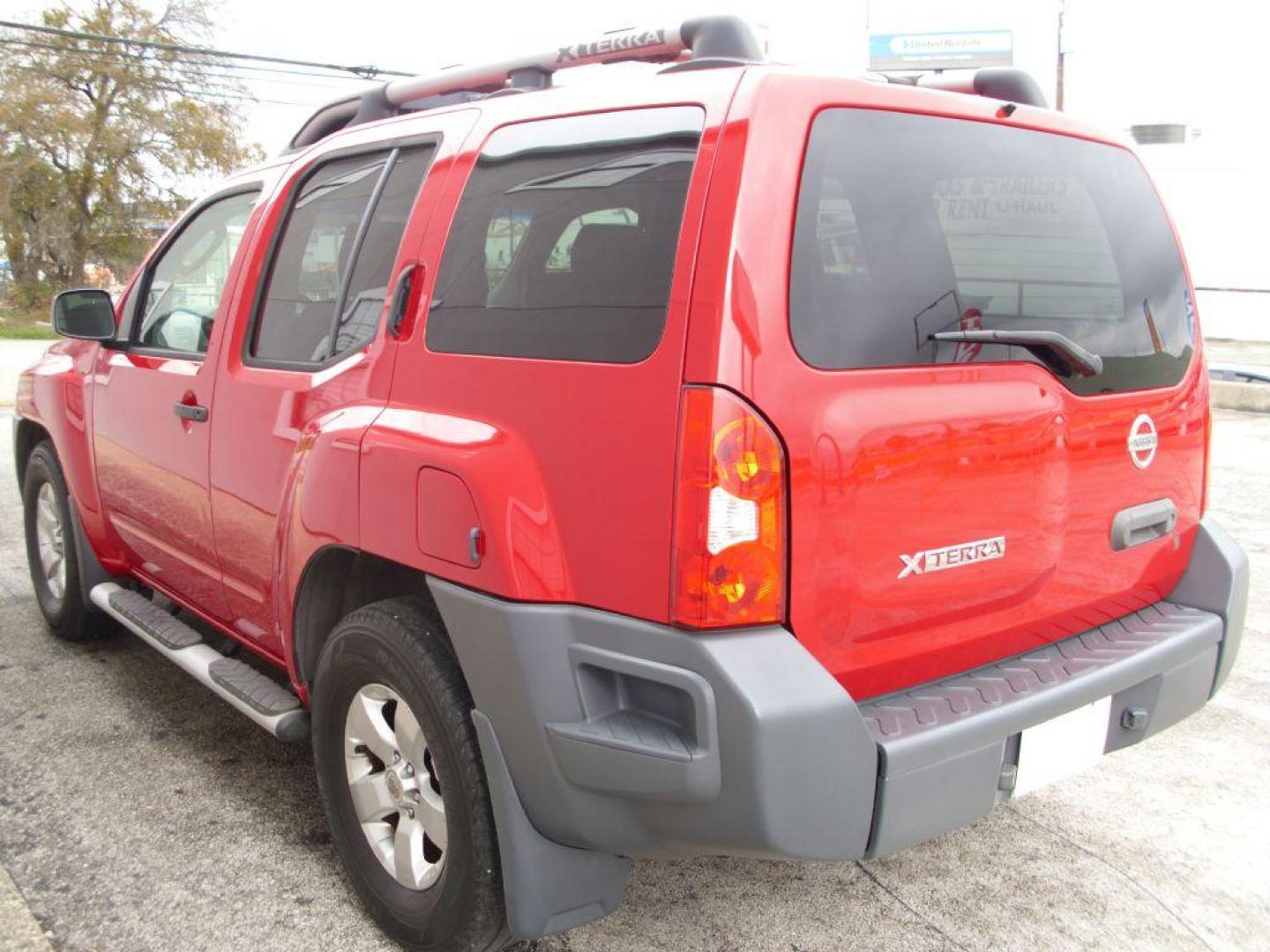 2009 RED NISSAN XTERRA OFF ROAD (5N1AN08U69C) with an 4.0L engine, Automatic transmission, located at 12019 San Pedro Avenue, San Antonio, TX, 78216, (210) 494-5895, 29.550915, -98.491142 - Photo#4