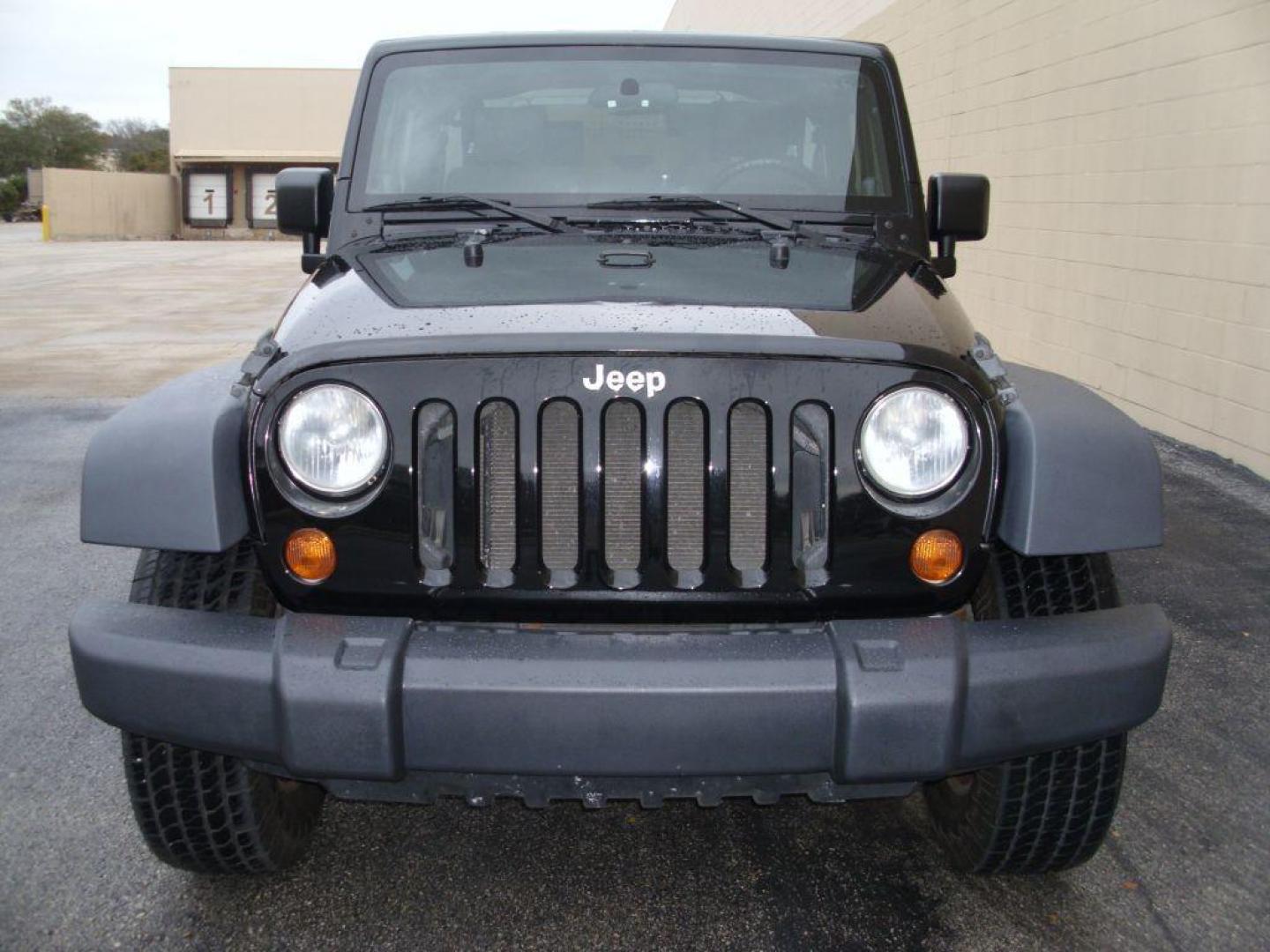 2008 BLACK JEEP WRANGLER X (1J4FA24128L) with an 3.8L engine, Automatic transmission, located at 12019 San Pedro Avenue, San Antonio, TX, 78216, (210) 494-5895, 29.550915, -98.491142 - GREAT CONDITION - VERY SMART - CLEAN - Power Steering; Tilt Wheel; AM/FM CD/MP3; Satellite; Passive sentry key; Dual Front Airbags; Passenger Sensor; Active Belts; Retractable Roof Panel; 4WD/AWD; ABS Brakes; Alloy Wheels; Auxiliary Input; Bluetooth Technology; Cruise Control; Hard Top; Power Windo - Photo#2