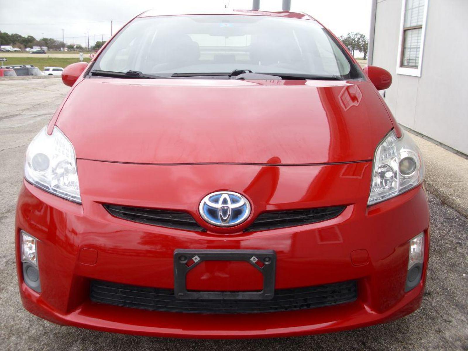 2011 RED TOYOTA PRIUS TWO (JTDKN3DU3B5) with an 1.8L engine, Continuously Variable transmission, located at 12019 San Pedro Avenue, San Antonio, TX, 78216, (210) 494-5895, 29.550915, -98.491142 - Photo #3