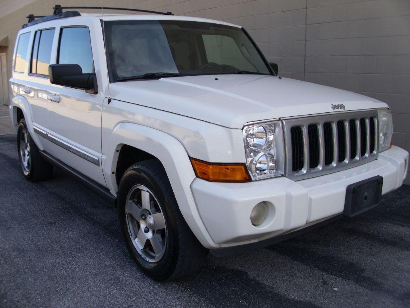 2010 WHITE JEEP COMMANDER SPORT (1J4RH4GK5AC) with an 3.7L engine, Automatic transmission, located at 12019 San Pedro Avenue, San Antonio, TX, 78216, (210) 494-5895, 29.550915, -98.491142 - VERY CLEAN - WELL MAINTAINED - Air Conditioning; Power Windows; Power Locks; Power Steering; Tilt Wheel; AM/FM CD ; Sentry Key; Keyless Entry; Dual Airbags Front Head and Side; Active Seatbelts; Passenger Airbag Sensor; Dual Rear Side Airbag; All Wheel ABS; Alloy Wheels; Auxiliary Input; Cruise Con - Photo#3