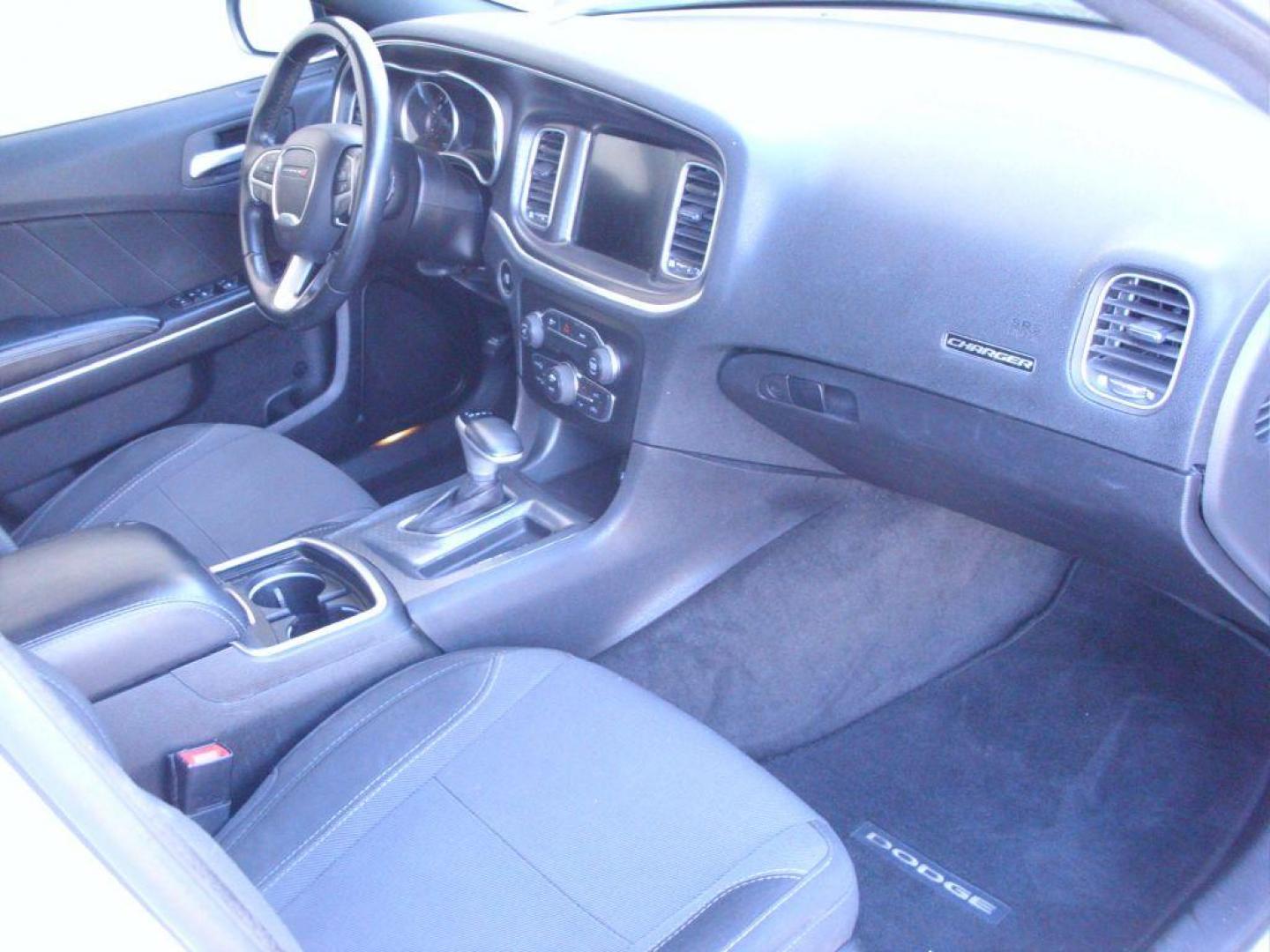 2016 WHITE DODGE CHARGER SXT (2C3CDXHGXGH) with an 3.6L engine, Automatic transmission, located at 12019 San Pedro Avenue, San Antonio, TX, 78216, (208) 269-7240, 29.550915, -98.491142 - AMAZING VEHICLE - LOW MILES - VERY CLEAN - RUNS GREAT!! Air Conditioning; Power Windows; Power Locks; Power Steering; Tilt Wheel; AM/FM CD/MP3; Satellite; AM/FM CD/DVD; Sentry Key; Keyless Entry; Alarm; Daytime Running Lights; Dual Front Airbags; Side Airbags; Head Airbags; Rear Head Airbags; Act - Photo#7