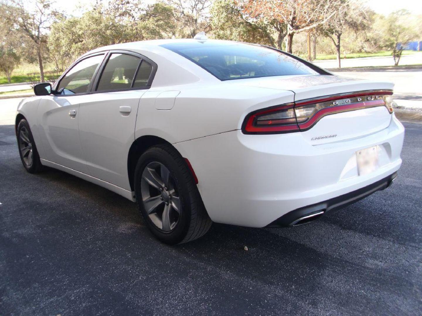2016 WHITE DODGE CHARGER SXT (2C3CDXHGXGH) with an 3.6L engine, Automatic transmission, located at 12019 San Pedro Avenue, San Antonio, TX, 78216, (208) 269-7240, 29.550915, -98.491142 - AMAZING VEHICLE - LOW MILES - VERY CLEAN - RUNS GREAT!! Air Conditioning; Power Windows; Power Locks; Power Steering; Tilt Wheel; AM/FM CD/MP3; Satellite; AM/FM CD/DVD; Sentry Key; Keyless Entry; Alarm; Daytime Running Lights; Dual Front Airbags; Side Airbags; Head Airbags; Rear Head Airbags; Act - Photo#18