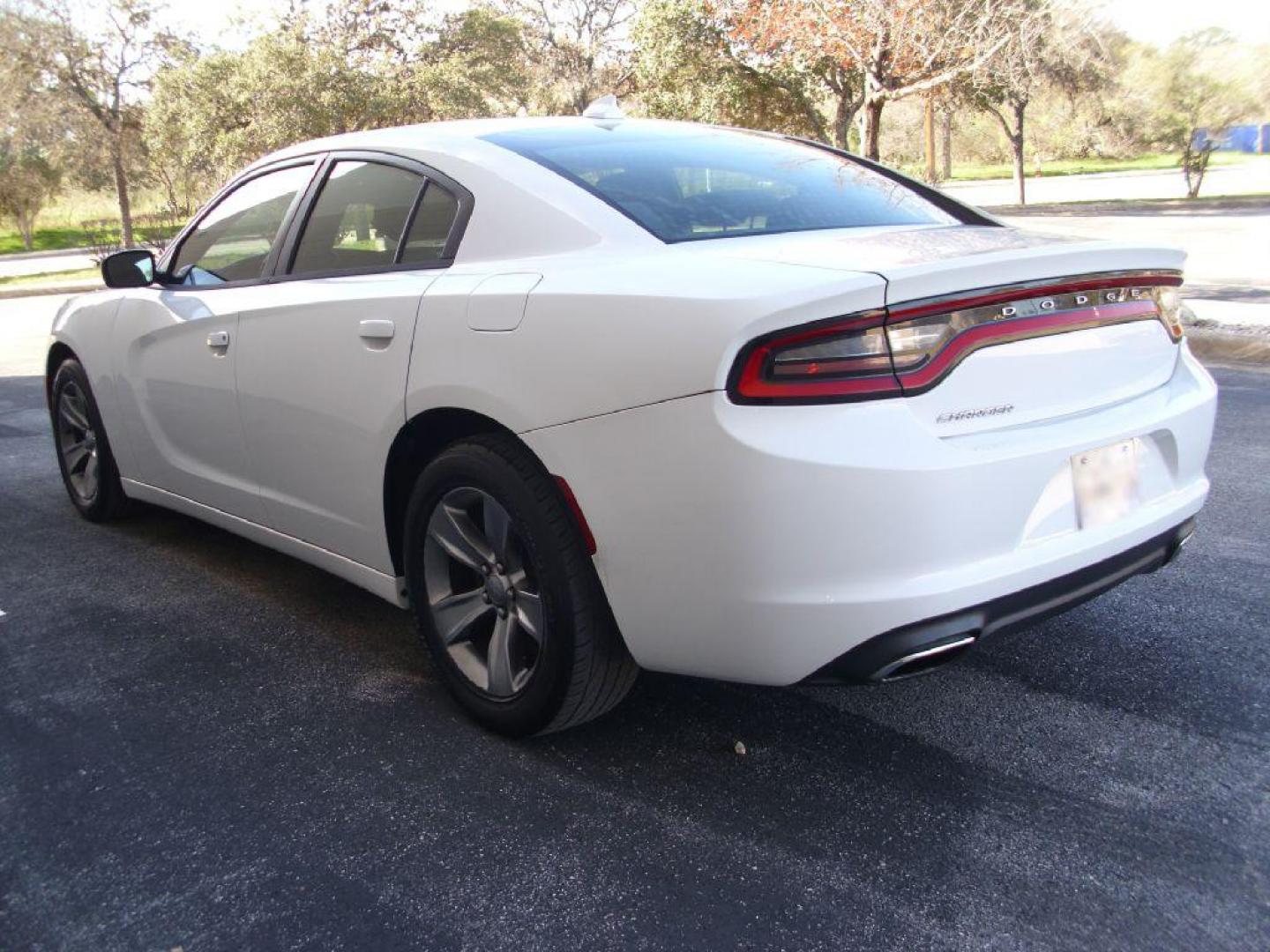 2016 WHITE DODGE CHARGER SXT (2C3CDXHGXGH) with an 3.6L engine, Automatic transmission, located at 12019 San Pedro Avenue, San Antonio, TX, 78216, (210) 494-5895, 29.550915, -98.491142 - We provide financing options through various third-party Credit Unions and Auto Finance Companies, including RBFCU, USAA, SSFCU, Pen Fed, Navy Fed, Credit Human Credit Union of Texas, and most other credit unions. We also work with major banks such as Capital One and Broadway Bank. Payment methods a - Photo#18