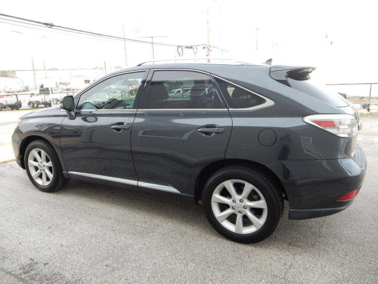 2010 GRAY LEXUS RX 350 (JTJZK1BA5A2) with an 3.5L engine, Automatic transmission, located at 12019 San Pedro Avenue, San Antonio, TX, 78216, (210) 494-5895, 29.550915, -98.491142 - We provide financing options through various third-party Credit Unions and Auto Finance Companies, including RBFCU, USAA, SSFCU, Pen Fed, Navy Fed, Credit Human Credit Union of Texas, and most other credit unions. We also work with major banks such as Capital One and Broadway Bank. Payment methods a - Photo#0