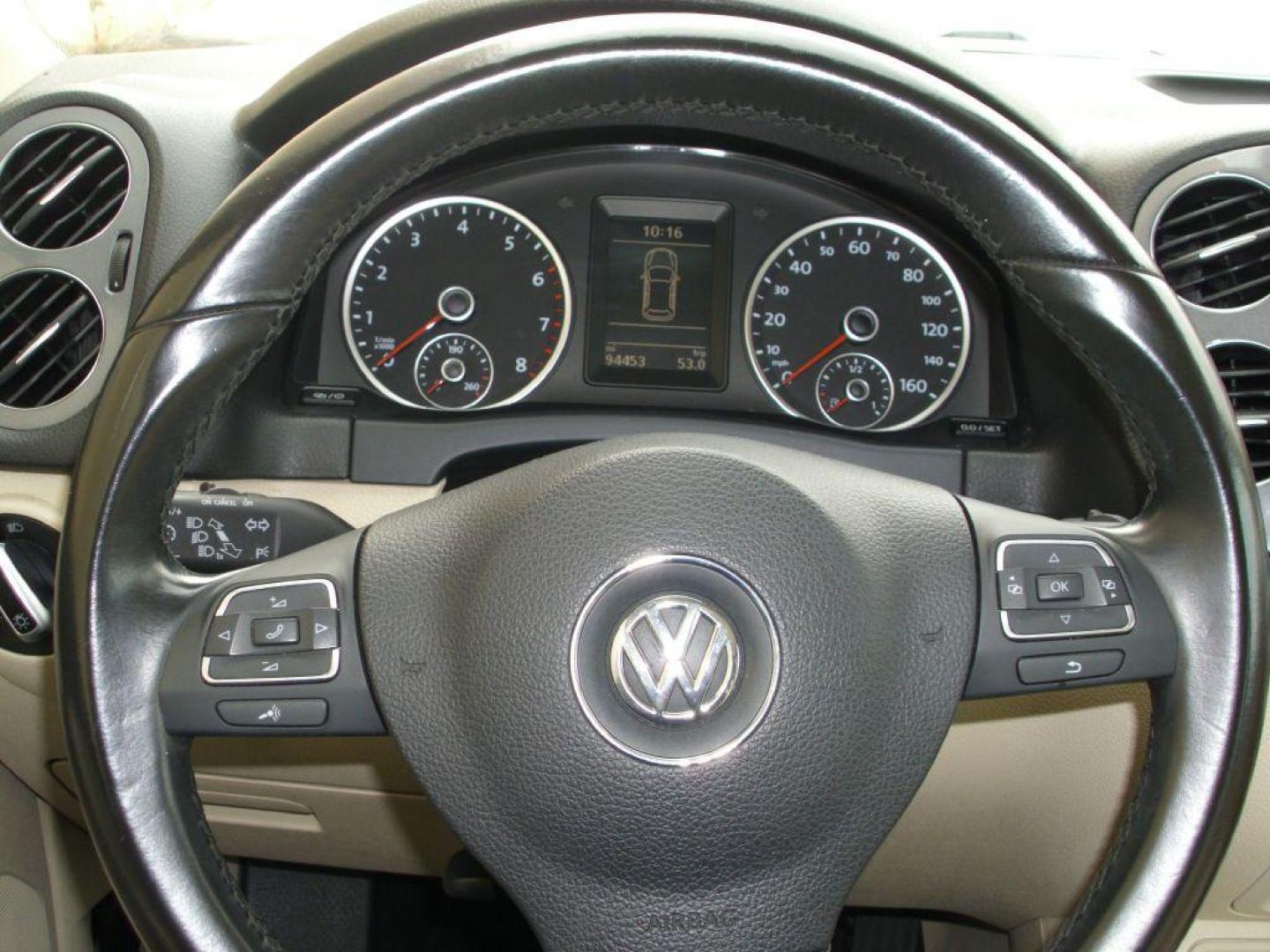 2013 WHITE VOLKSWAGEN TIGUAN S (WVGAV7AX8DW) with an 2.0L engine, Automatic transmission, located at 12019 San Pedro Avenue, San Antonio, TX, 78216, (210) 494-5895, 29.550915, -98.491142 - Photo#23