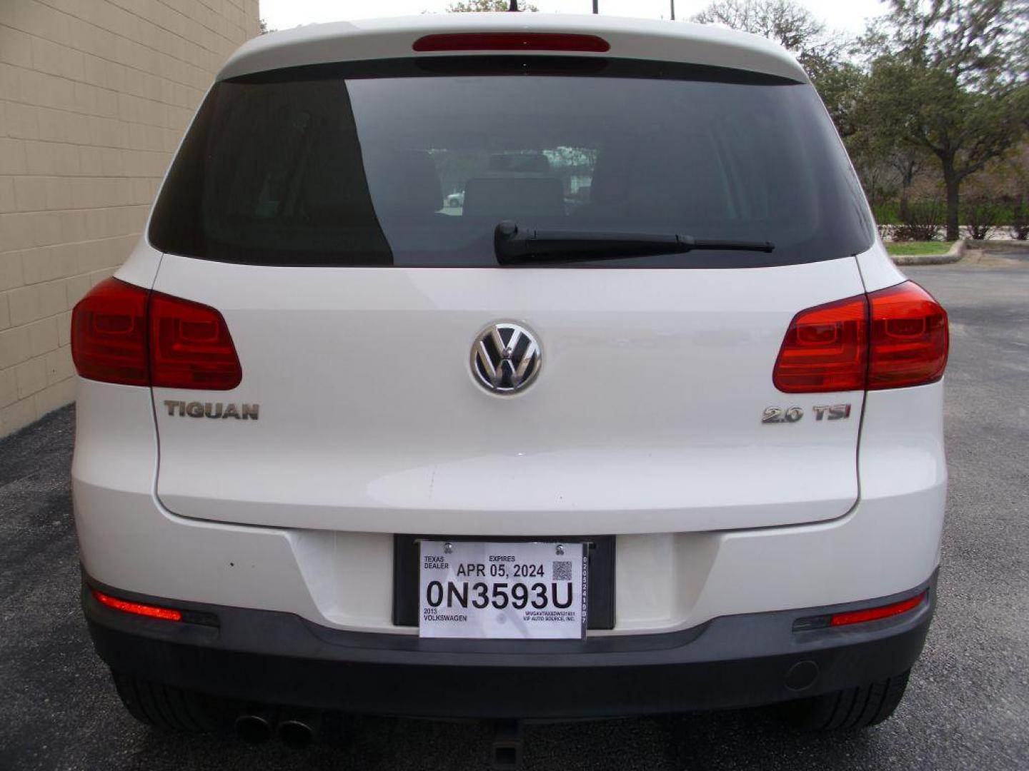 2013 WHITE VOLKSWAGEN TIGUAN S (WVGAV7AX8DW) with an 2.0L engine, Automatic transmission, located at 12019 San Pedro Avenue, San Antonio, TX, 78216, (210) 494-5895, 29.550915, -98.491142 - Photo#6