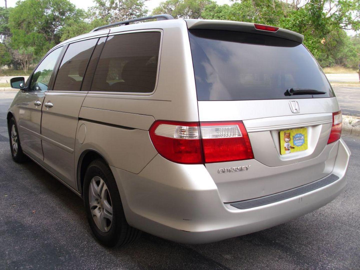 2006 SILVER HONDA ODYSSEY EXL (5FNRL38746B) with an 3.5L engine, Automatic transmission, located at 12019 San Pedro Avenue, San Antonio, TX, 78216, (210) 494-5895, 29.550915, -98.491142 - We provide financing options through various third-party Credit Unions and Auto Finance Companies, including RBFCU, USAA, SSFCU, Pen Fed, Navy Fed, Credit Human Credit Union of Texas, and most other credit unions. We also work with major banks such as Capital One and Broadway Bank. Payment methods a - Photo#5