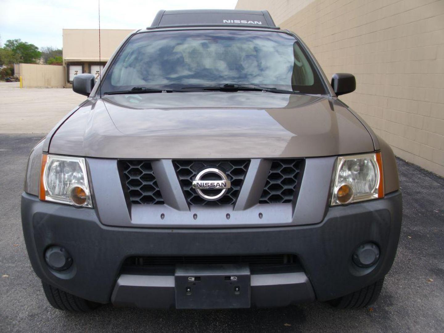 2007 BROWN NISSAN XTERRA OFF ROAD (5N1AN08U37C) with an 4.0L engine, Automatic transmission, located at 12019 San Pedro Avenue, San Antonio, TX, 78216, (210) 494-5895, 29.550915, -98.491142 - Photo#2