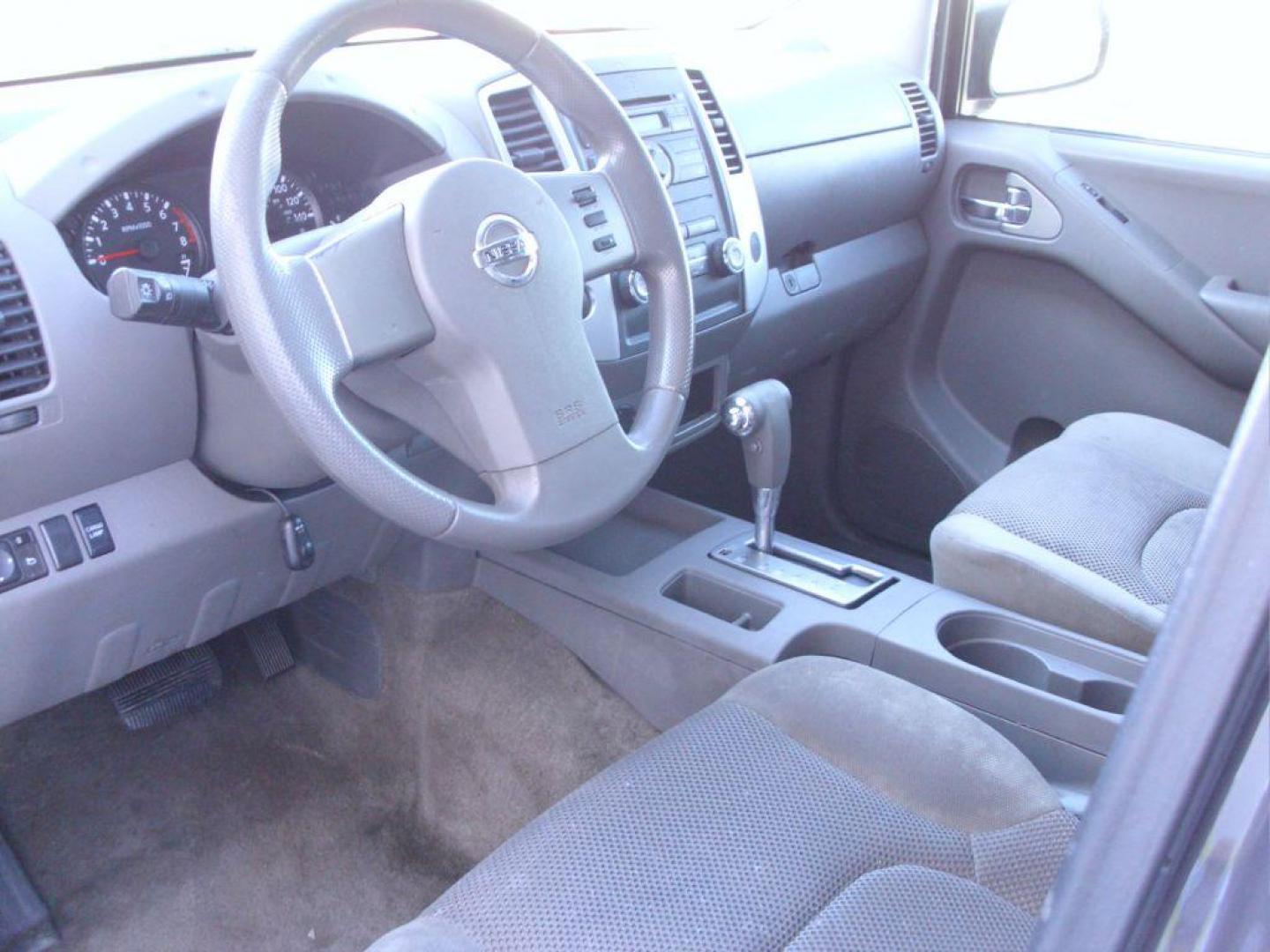 2010 GRAY NISSAN FRONTIER CREW CAB SE (1N6AD0ER8AC) with an 4.0L engine, Automatic transmission, located at 12019 San Pedro Avenue, San Antonio, TX, 78216, (210) 494-5895, 29.550915, -98.491142 - Photo#8