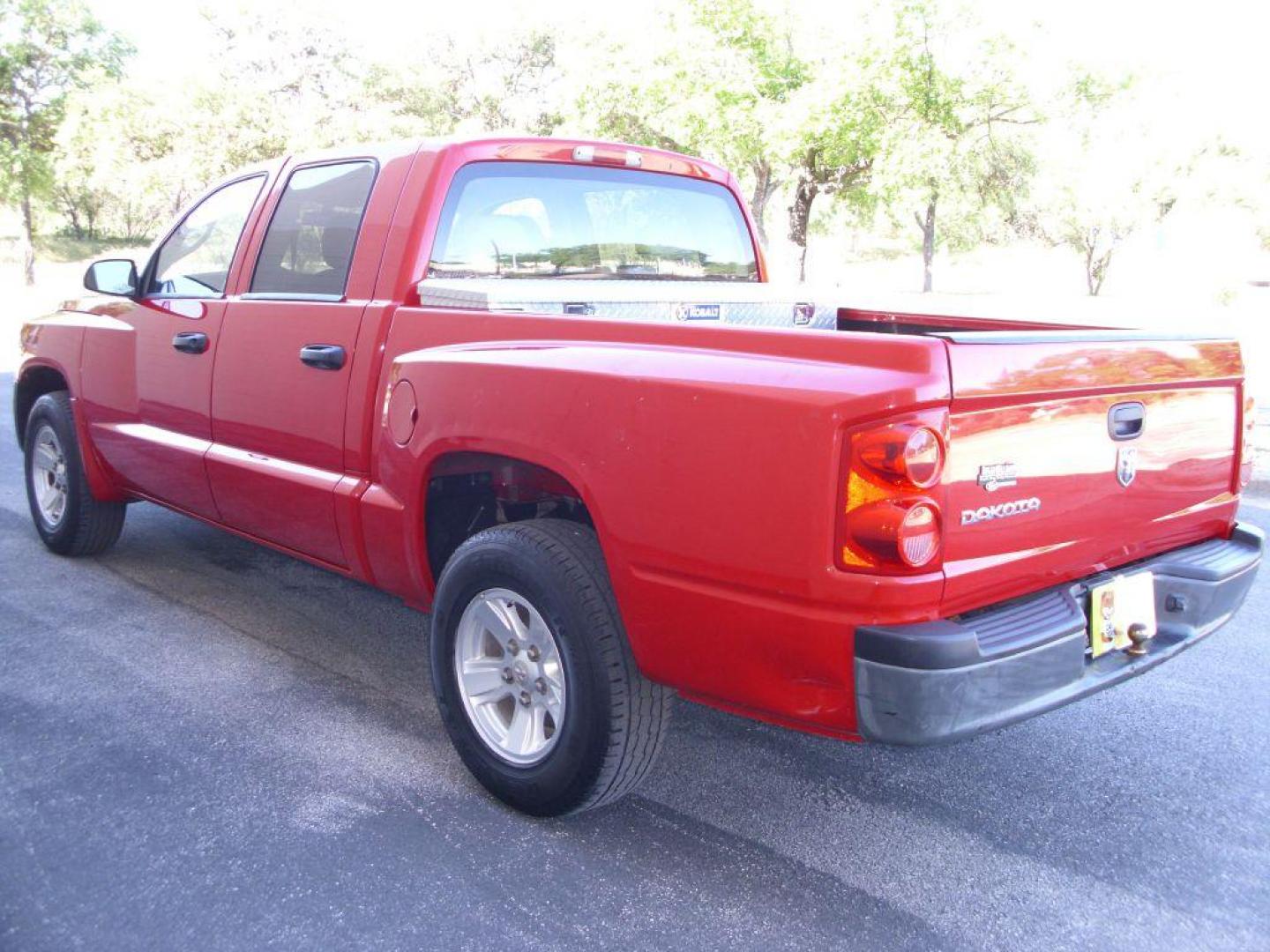 2008 RED DODGE DAKOTA SXT (1D7HE38K98S) with an 3.7L engine, Automatic transmission, located at 12019 San Pedro Avenue, San Antonio, TX, 78216, (210) 494-5895, 29.550915, -98.491142 - Photo#6