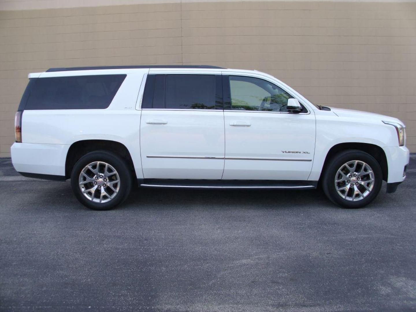 2016 WHITE GMC YUKON XL ( SUBURBAN ) (1GKS1GKC3GR) with an 5.3L engine, Automatic transmission, located at 12019 San Pedro Avenue, San Antonio, TX, 78216, (210) 494-5895, 29.550915, -98.491142 - We provide financing options through various third-party Credit Unions and Auto Finance Companies, including RBFCU, USAA, SSFCU, Pen Fed, Navy Fed, Credit Human Credit Union of Texas, and most other credit unions. We also work with major banks such as Capital One and Broadway Bank. Payment methods a - Photo#0