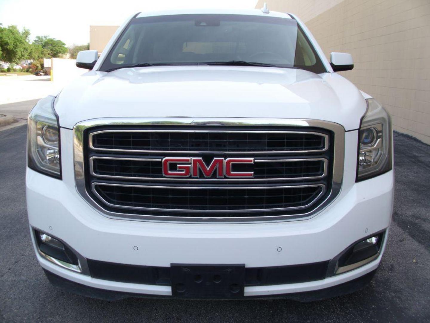 2016 WHITE GMC YUKON XL ( SUBURBAN ) (1GKS1GKC3GR) with an 5.3L engine, Automatic transmission, located at 12019 San Pedro Avenue, San Antonio, TX, 78216, (210) 494-5895, 29.550915, -98.491142 - We provide financing options through various third-party Credit Unions and Auto Finance Companies, including RBFCU, USAA, SSFCU, Pen Fed, Navy Fed, Credit Human Credit Union of Texas, and most other credit unions. We also work with major banks such as Capital One and Broadway Bank. Payment methods a - Photo#3