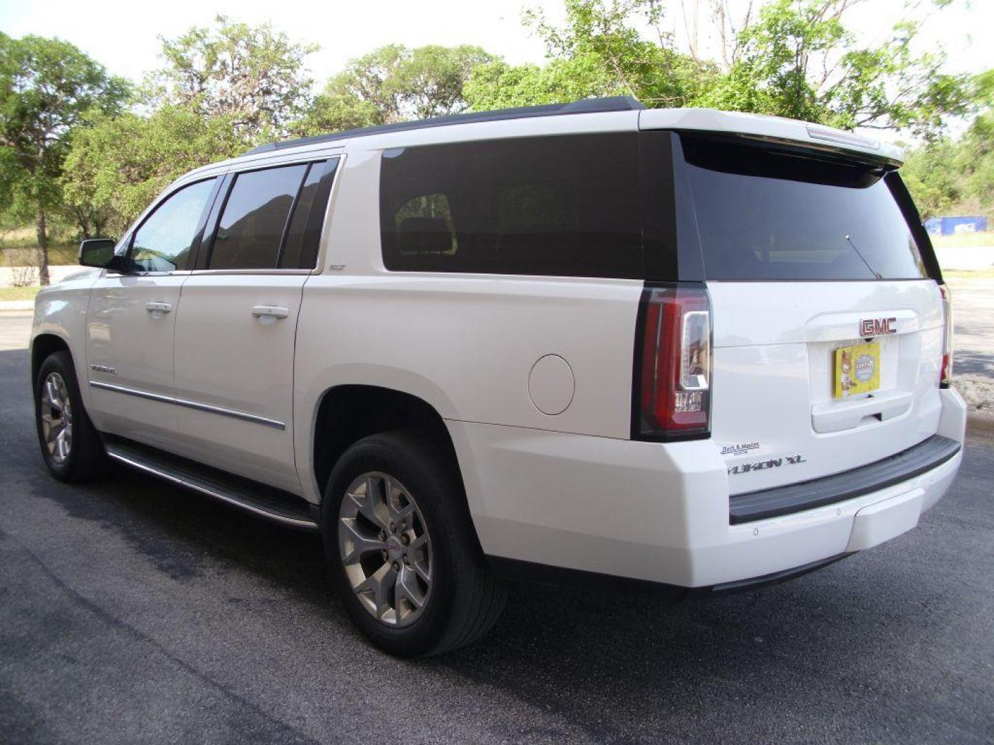 2016 WHITE GMC YUKON XL ( SUBURBAN ) (1GKS1GKC3GR) with an 5.3L engine, Automatic transmission, located at 12019 San Pedro Avenue, San Antonio, TX, 78216, (210) 494-5895, 29.550915, -98.491142 - We provide financing options through various third-party Credit Unions and Auto Finance Companies, including RBFCU, USAA, SSFCU, Pen Fed, Navy Fed, Credit Human Credit Union of Texas, and most other credit unions. We also work with major banks such as Capital One and Broadway Bank. Payment methods a - Photo#5