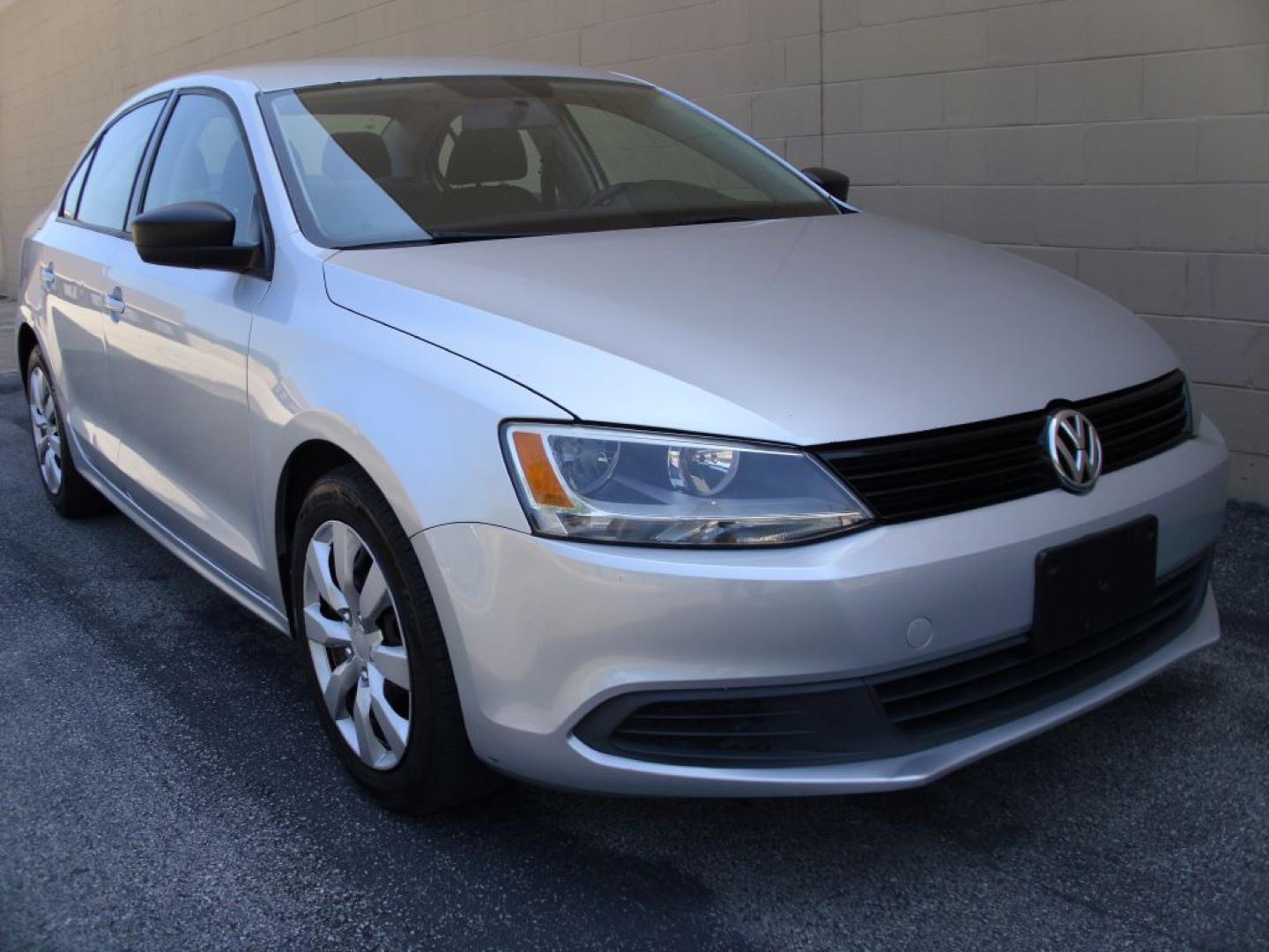 2012 SILVER VOLKSWAGEN JETTA BASE (3VW2K7AJ1CM) with an 2.0L engine, Automatic transmission, located at 2215 Harry Wurzbach Rd , San Antonio, TX, 78209, (208) 269-7240, 29.491415, -98.432098 - ONE OWNER!! RELIABLE CAR!! Cloth Seats; Air Conditioning; Power Windows; Power Locks; Power Steering; Tilt Wheel; AM/FM CD/MP3; Immobilizer; Keyless Entry; Alarm; Daytime Running Lights; Dual Air Bags Front Head and Sides; Active Belts; All Wheel ABS ** WE DO NOT OFFER BUY HERE PAY HERE FINANCING- Photo#1