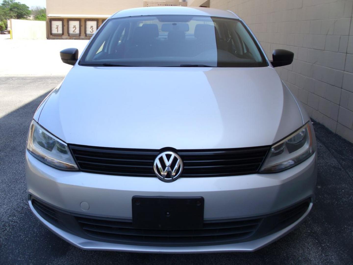 2012 SILVER VOLKSWAGEN JETTA BASE (3VW2K7AJ1CM) with an 2.0L engine, Automatic transmission, located at 2215 Harry Wurzbach Rd , San Antonio, TX, 78209, (208) 269-7240, 29.491415, -98.432098 - ONE OWNER!! RELIABLE CAR!! Cloth Seats; Air Conditioning; Power Windows; Power Locks; Power Steering; Tilt Wheel; AM/FM CD/MP3; Immobilizer; Keyless Entry; Alarm; Daytime Running Lights; Dual Air Bags Front Head and Sides; Active Belts; All Wheel ABS ** WE DO NOT OFFER BUY HERE PAY HERE FINANCING- Photo#3