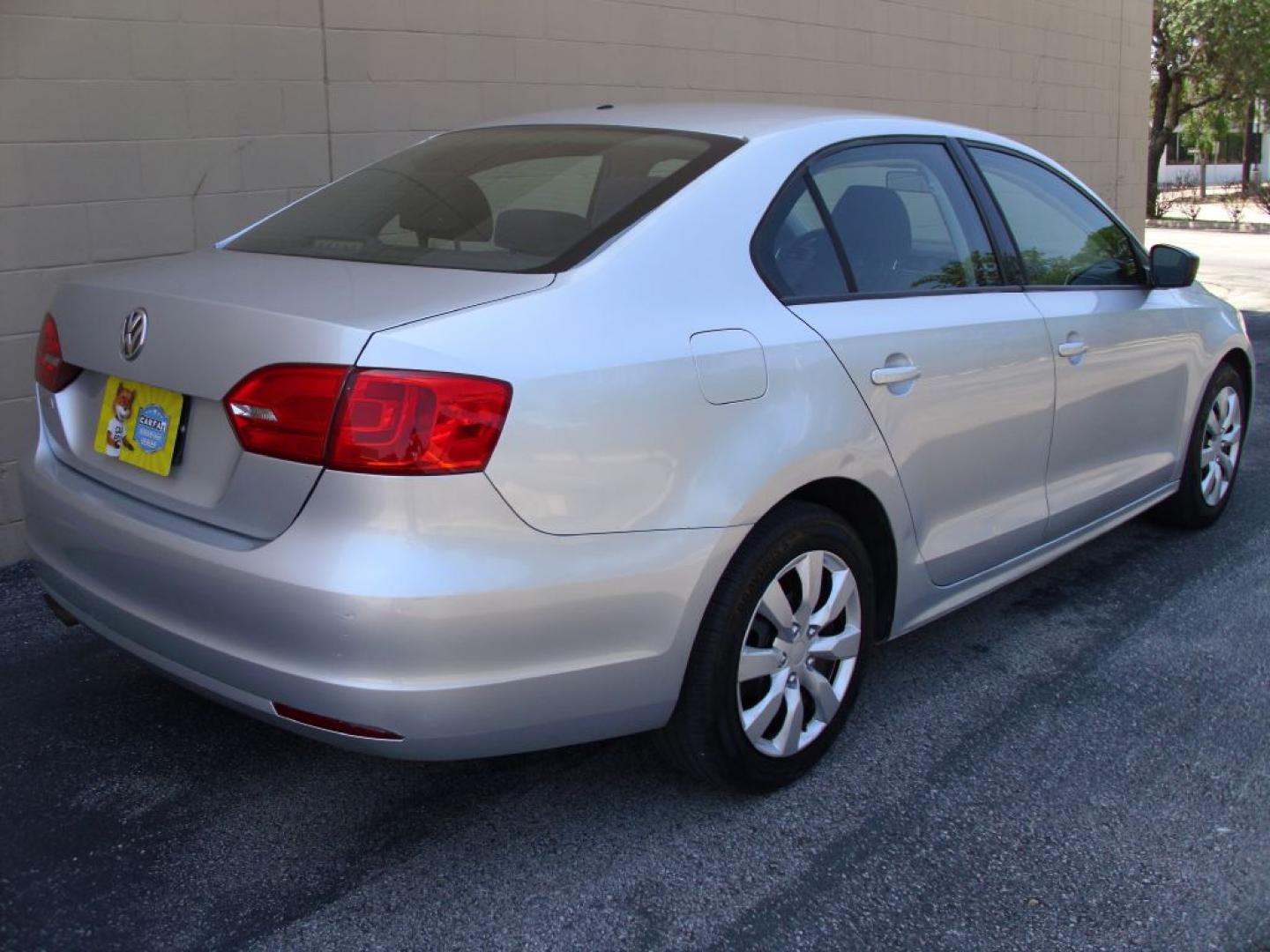 2012 SILVER VOLKSWAGEN JETTA BASE (3VW2K7AJ1CM) with an 2.0L engine, Automatic transmission, located at 2215 Harry Wurzbach Rd , San Antonio, TX, 78209, (208) 269-7240, 29.491415, -98.432098 - ONE OWNER!! RELIABLE CAR!! Cloth Seats; Air Conditioning; Power Windows; Power Locks; Power Steering; Tilt Wheel; AM/FM CD/MP3; Immobilizer; Keyless Entry; Alarm; Daytime Running Lights; Dual Air Bags Front Head and Sides; Active Belts; All Wheel ABS ** WE DO NOT OFFER BUY HERE PAY HERE FINANCING- Photo#4
