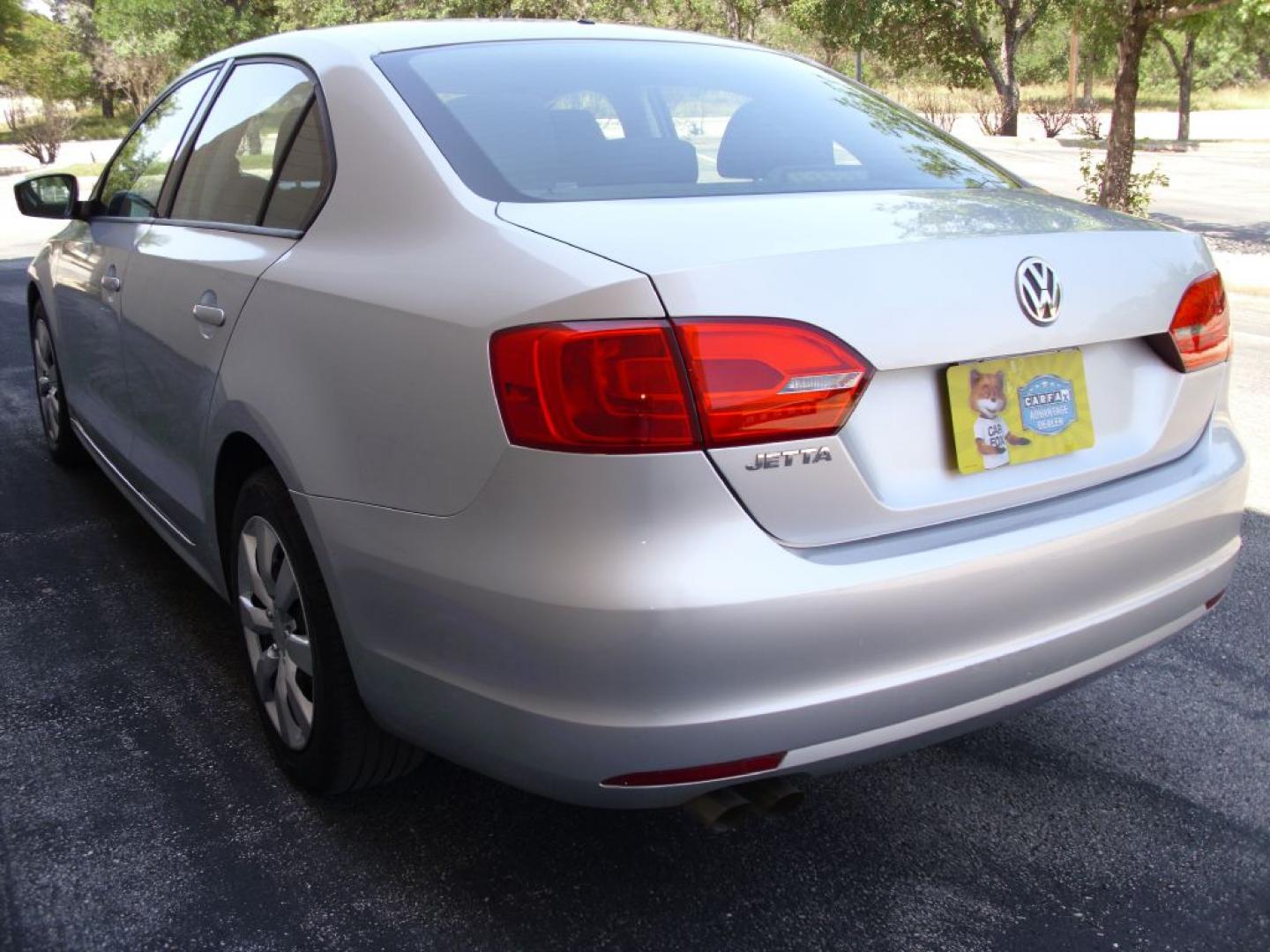 2012 SILVER VOLKSWAGEN JETTA BASE (3VW2K7AJ1CM) with an 2.0L engine, Automatic transmission, located at 2215 Harry Wurzbach Rd , San Antonio, TX, 78209, (208) 269-7240, 29.491415, -98.432098 - ONE OWNER!! RELIABLE CAR!! Cloth Seats; Air Conditioning; Power Windows; Power Locks; Power Steering; Tilt Wheel; AM/FM CD/MP3; Immobilizer; Keyless Entry; Alarm; Daytime Running Lights; Dual Air Bags Front Head and Sides; Active Belts; All Wheel ABS ** WE DO NOT OFFER BUY HERE PAY HERE FINANCING- Photo#5
