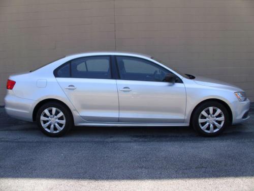 2012 VOLKSWAGEN JETTA 4DR