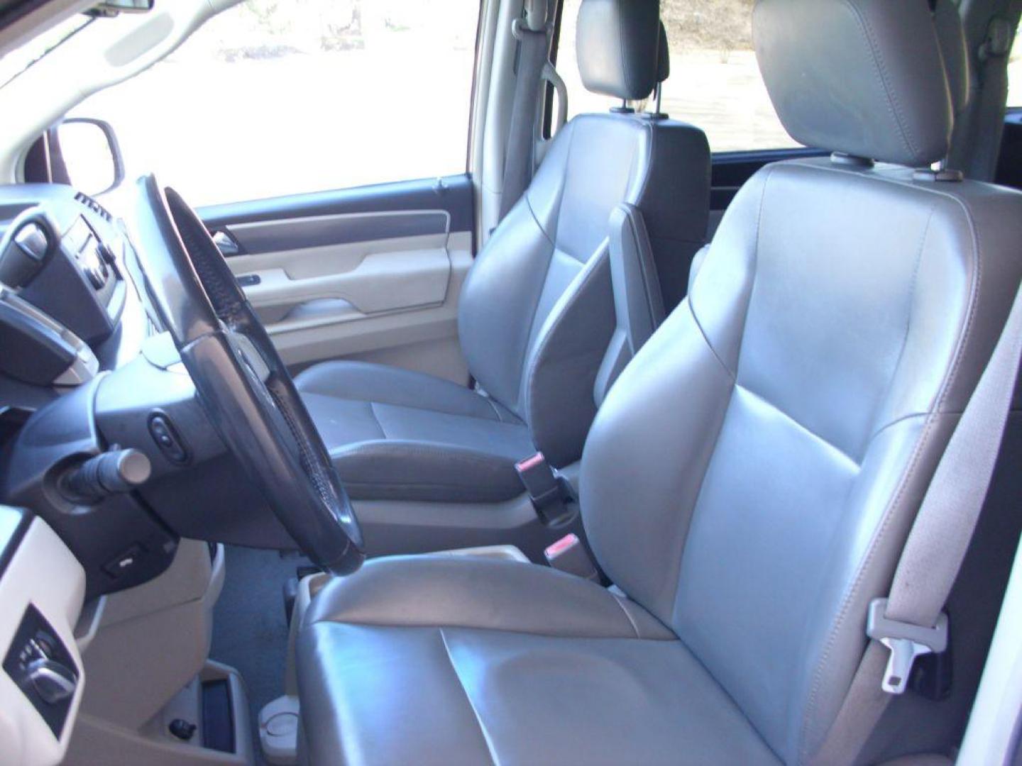 2010 GRAY VOLKSWAGEN ROUTAN SE (2V4RW3D18AR) with an 3.8L engine, Automatic transmission, located at 12019 San Pedro Avenue, San Antonio, TX, 78216, (210) 494-5895, 29.550915, -98.491142 - We provide financing options through various third-party Credit Unions and Auto Finance Companies, including RBFCU, USAA, SSFCU, Pen Fed, Navy Fed, Credit Human Credit Union of Texas, and most other credit unions. We also work with major banks such as Capital One and Broadway Bank. Payment methods a - Photo#10