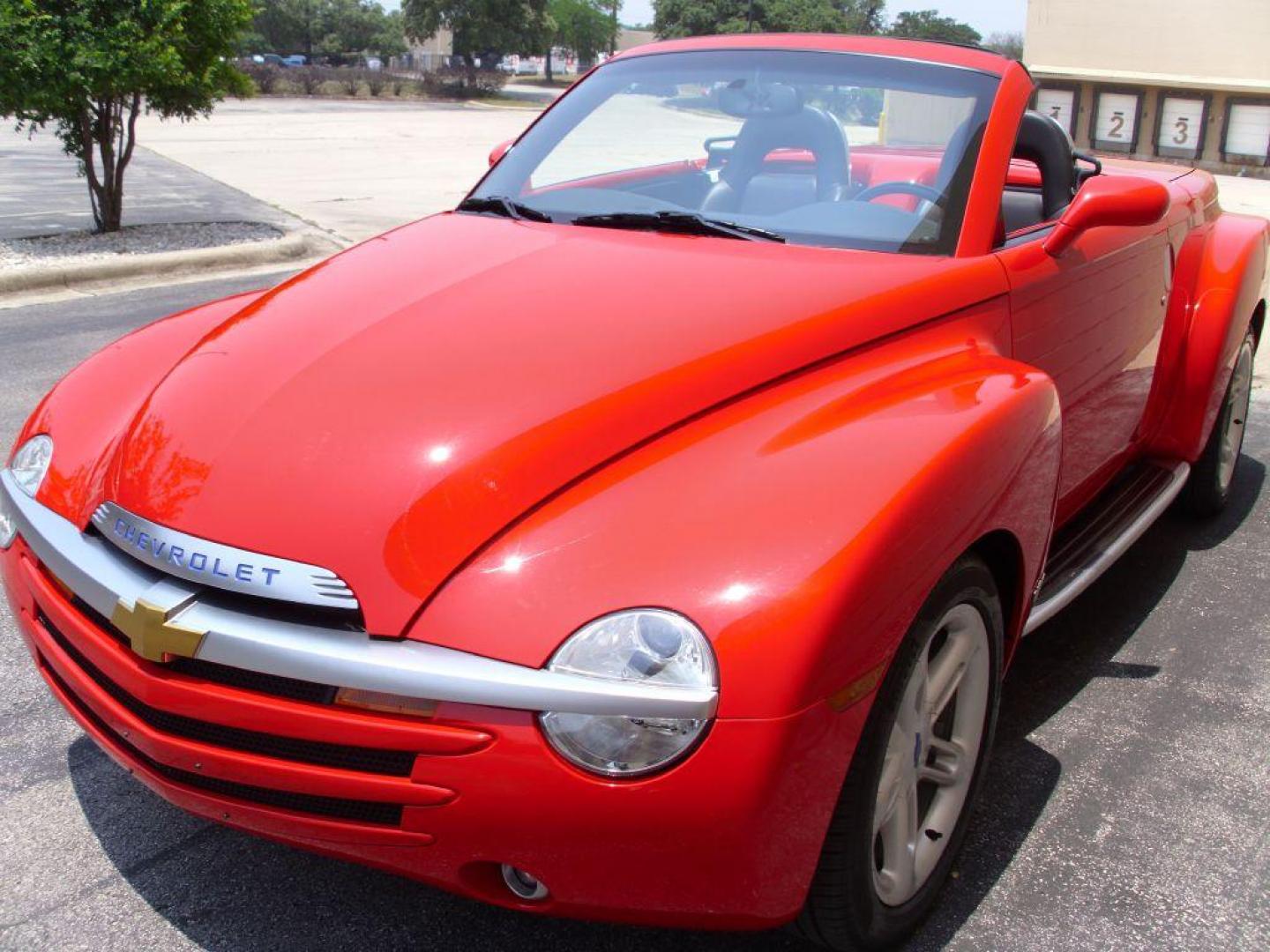 2004 RED CHEVROLET SSR (1GCES14P04B) with an 5.3L engine, Automatic transmission, located at 12019 San Pedro Avenue, San Antonio, TX, 78216, (210) 494-5895, 29.550915, -98.491142 - Photo#9