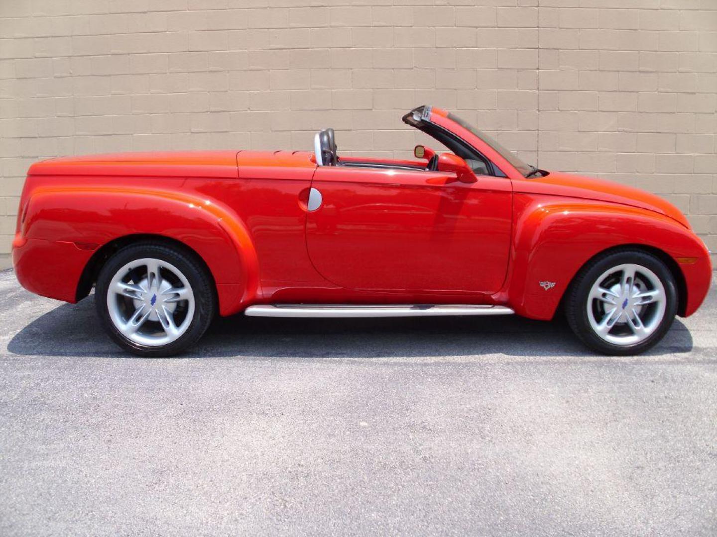 2004 RED CHEVROLET SSR (1GCES14P04B) with an 5.3L engine, Automatic transmission, located at 12019 San Pedro Avenue, San Antonio, TX, 78216, (210) 494-5895, 29.550915, -98.491142 - Photo#1