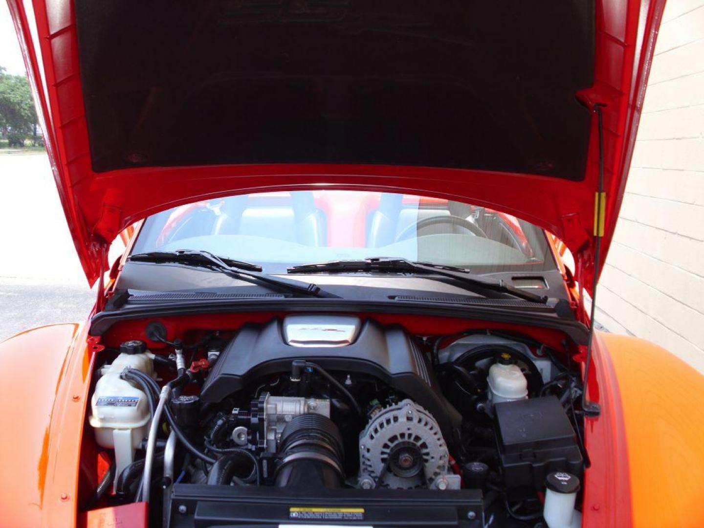 2004 RED CHEVROLET SSR (1GCES14P04B) with an 5.3L engine, Automatic transmission, located at 12019 San Pedro Avenue, San Antonio, TX, 78216, (210) 494-5895, 29.550915, -98.491142 - Photo#27