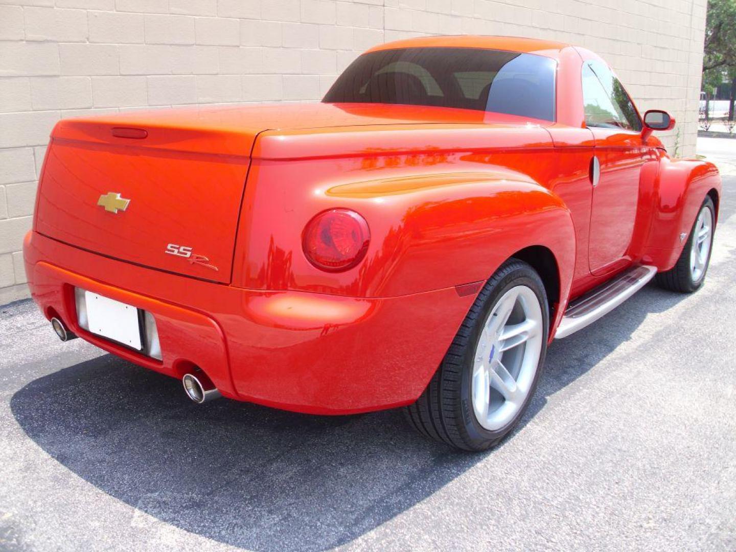 2004 RED CHEVROLET SSR (1GCES14P04B) with an 5.3L engine, Automatic transmission, located at 12019 San Pedro Avenue, San Antonio, TX, 78216, (210) 494-5895, 29.550915, -98.491142 - Photo#5