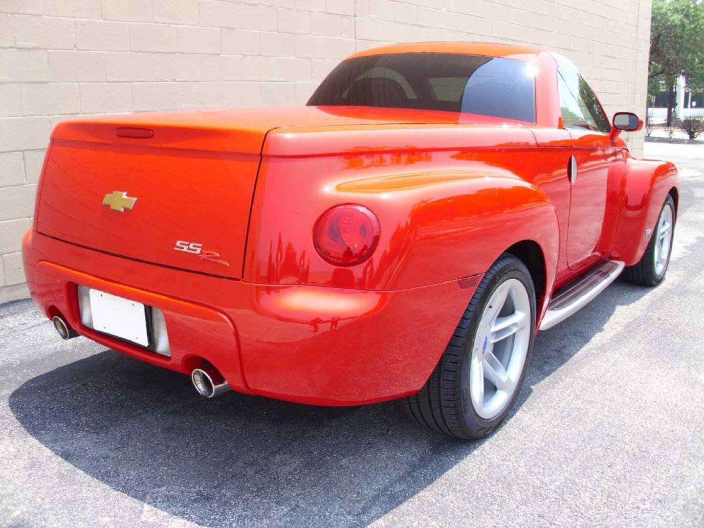 2004 RED CHEVROLET SSR (1GCES14P04B) with an 5.3L engine, Automatic transmission, located at 12019 San Pedro Avenue, San Antonio, TX, 78216, (210) 494-5895, 29.550915, -98.491142 - Photo#6