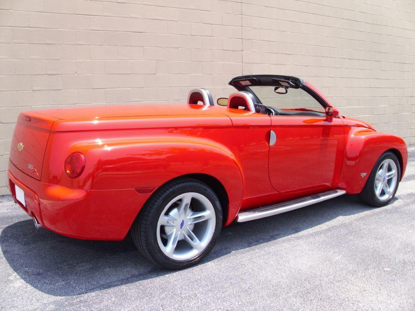 2004 RED CHEVROLET SSR (1GCES14P04B) with an 5.3L engine, Automatic transmission, located at 12019 San Pedro Avenue, San Antonio, TX, 78216, (210) 494-5895, 29.550915, -98.491142 - Photo#8